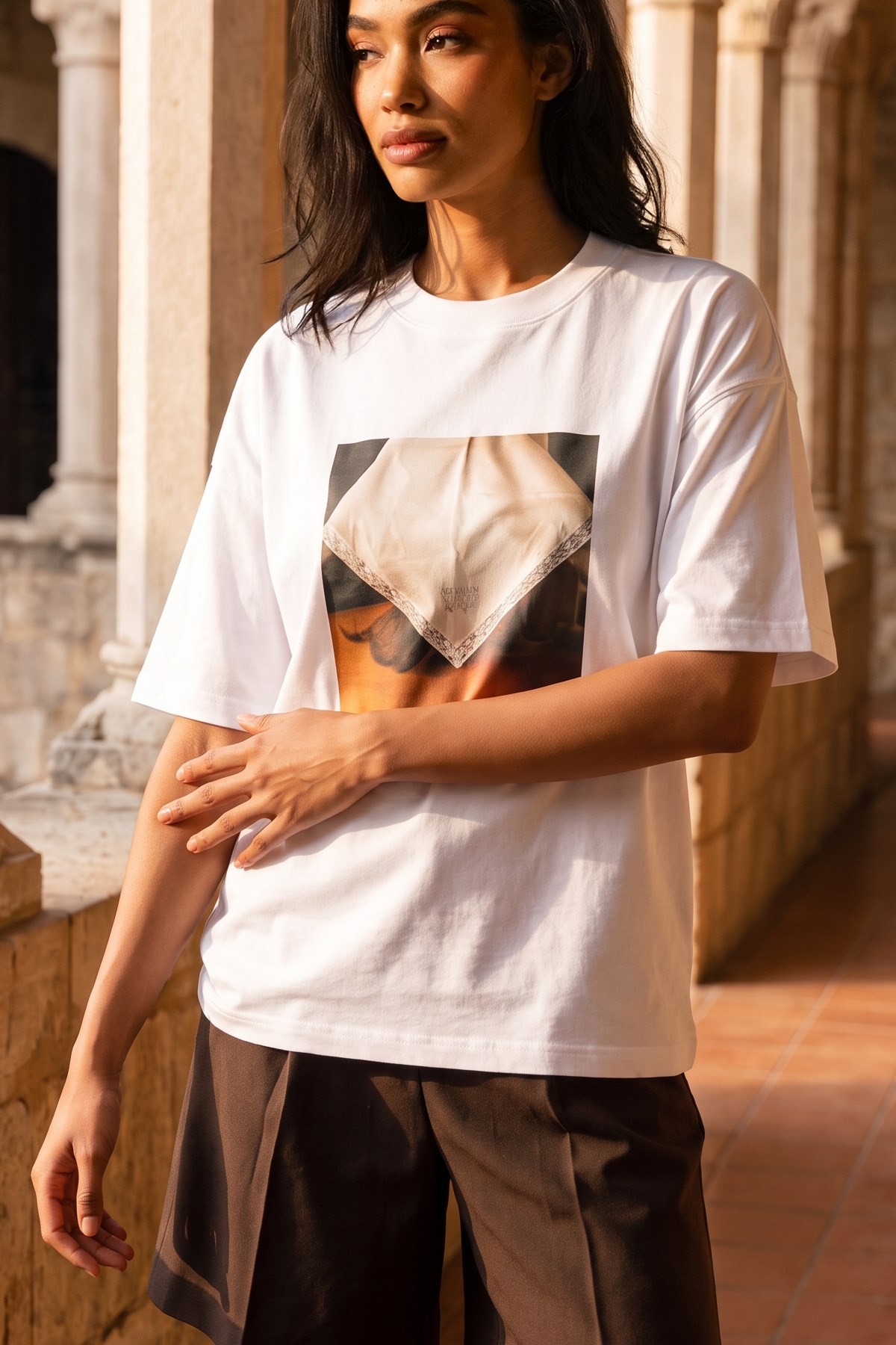 Ekru Amia&Co.Vintage Woman Art Baskılı Oversize Bisiklet Yaka Kadın T-Shirt