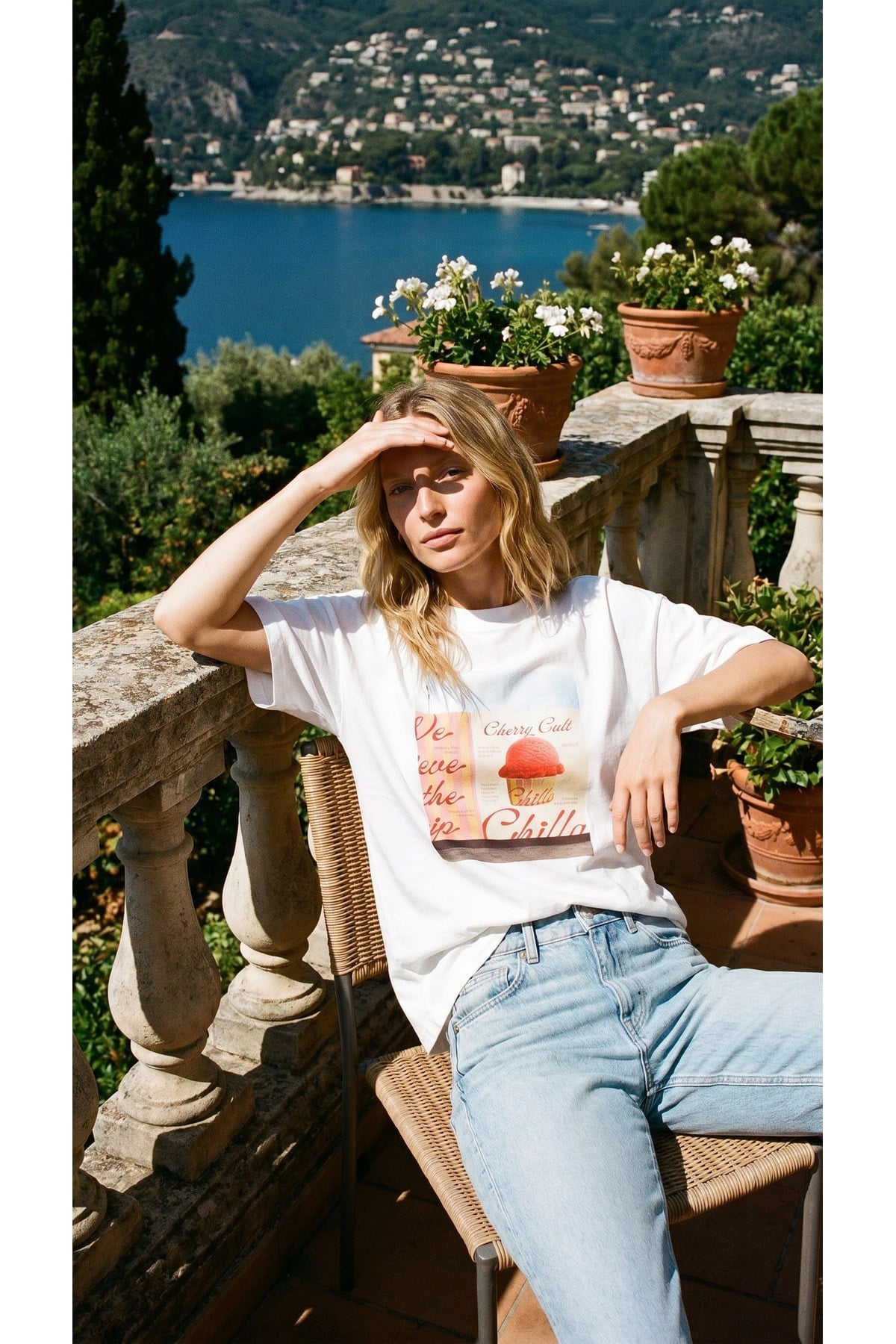 Ekru Amia&Co. Marka Oversize Tatlı Baskılı Bisiklet Yaka Basic Kısa Kollu Kadın T-Shirt