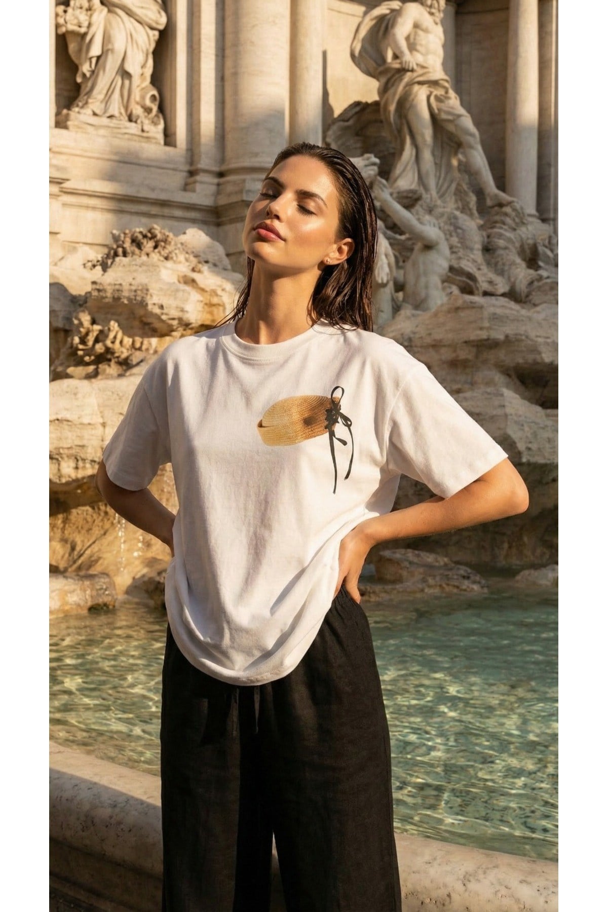 Ekru Amia&Co. Oversize Bisiklet Yaka Şapka Baskılı Düğme Detaylı Kadın T-Shirt
