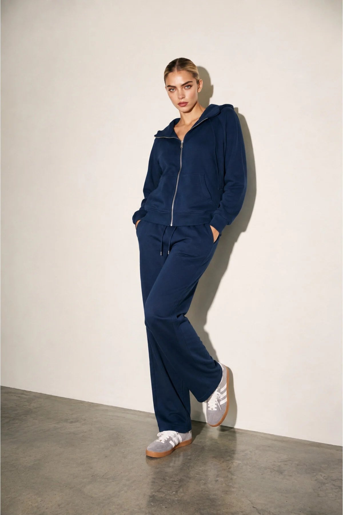 Lacivert Amia&Co Marka Fermuar Ve Cep Detaylı Sweatshirt & Düz Kesim Eşofman Takımı