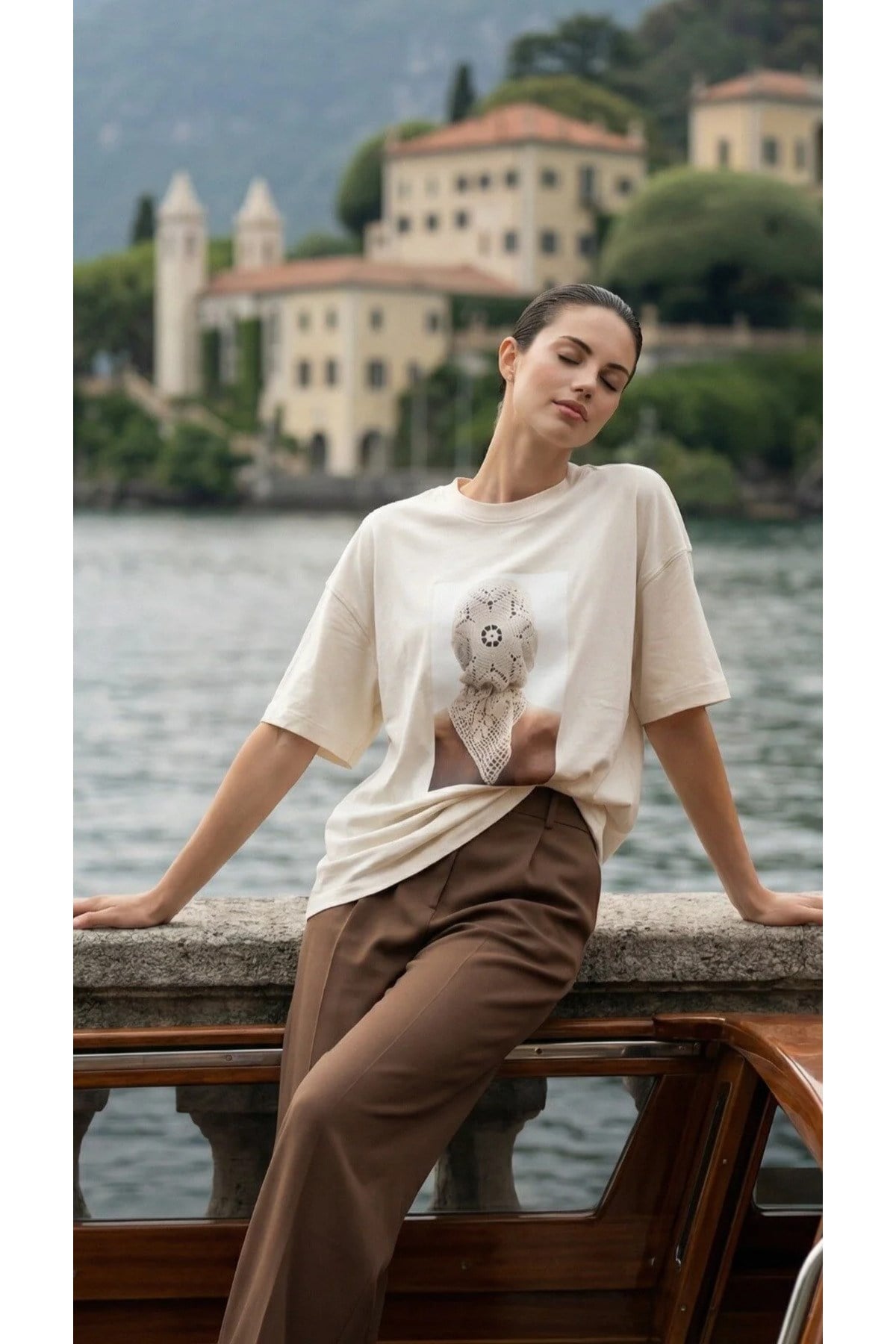 Bej Amia&Co Marka %100 Pamuk  Oversize Bisiklet Yaka Baskılı  Kısa Kollu Kadın T-Shirt