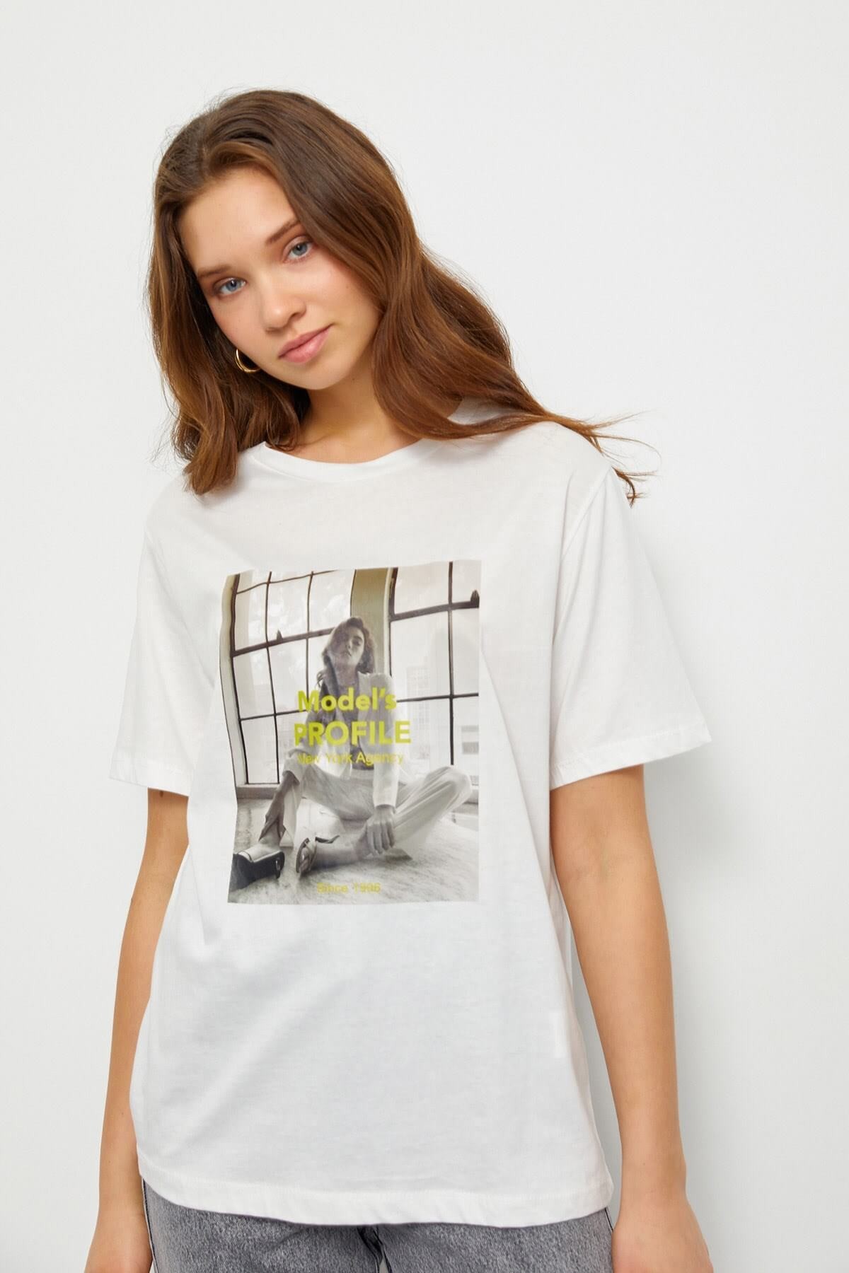 Ekru Baskılı Kısa Kol T-Shirt
