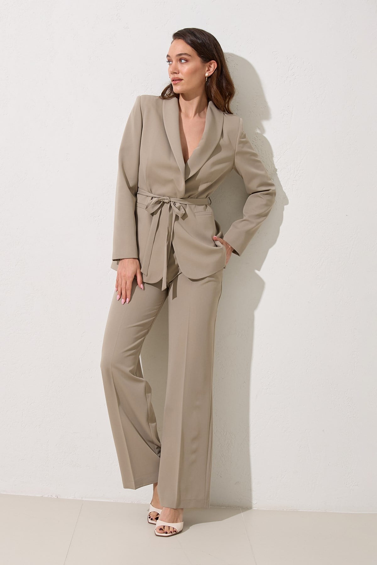 Olive Kuşak Ve Yaka Detaylı Şık Blazer Ceket