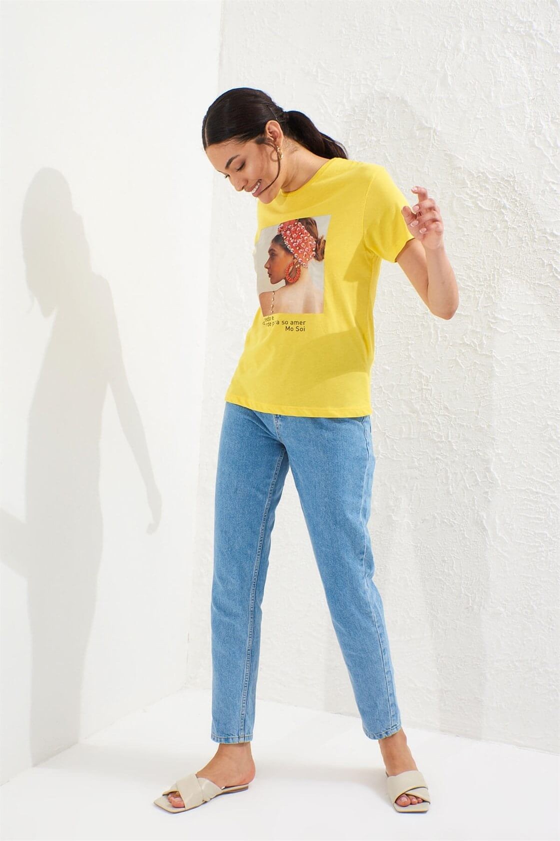 Koyu Sarı Bisiklet Yaka Baskılı Kısa Kol Pamuk T-ShirtST050S7112201