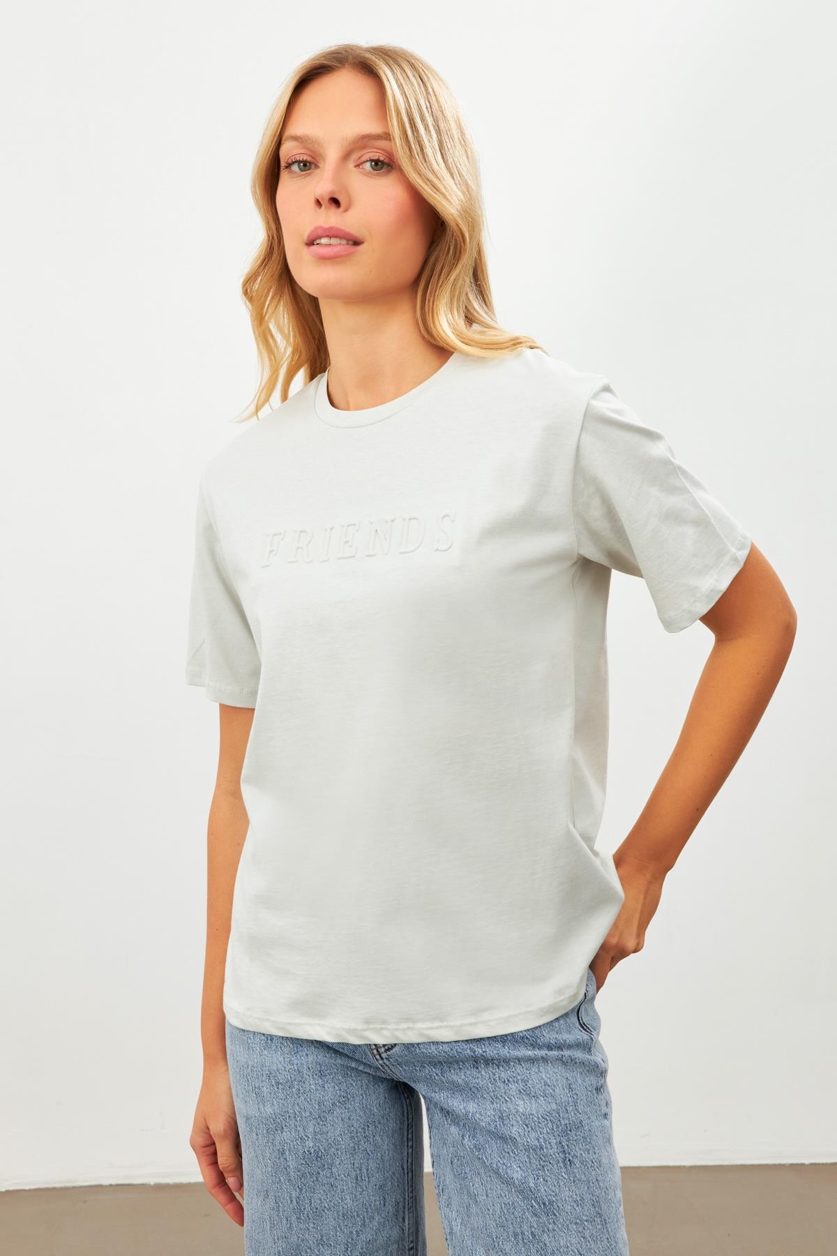 Açık Taş Baskı Detaylı Bisiklet Yaka T-Shirt Kadın T-Shirt modelleri