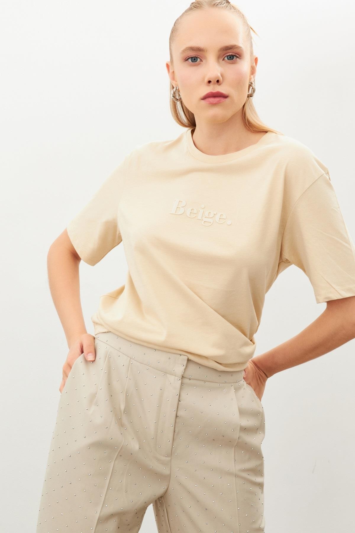 Bej Kabartmalı Bisiklet Yaka T-Shirt
