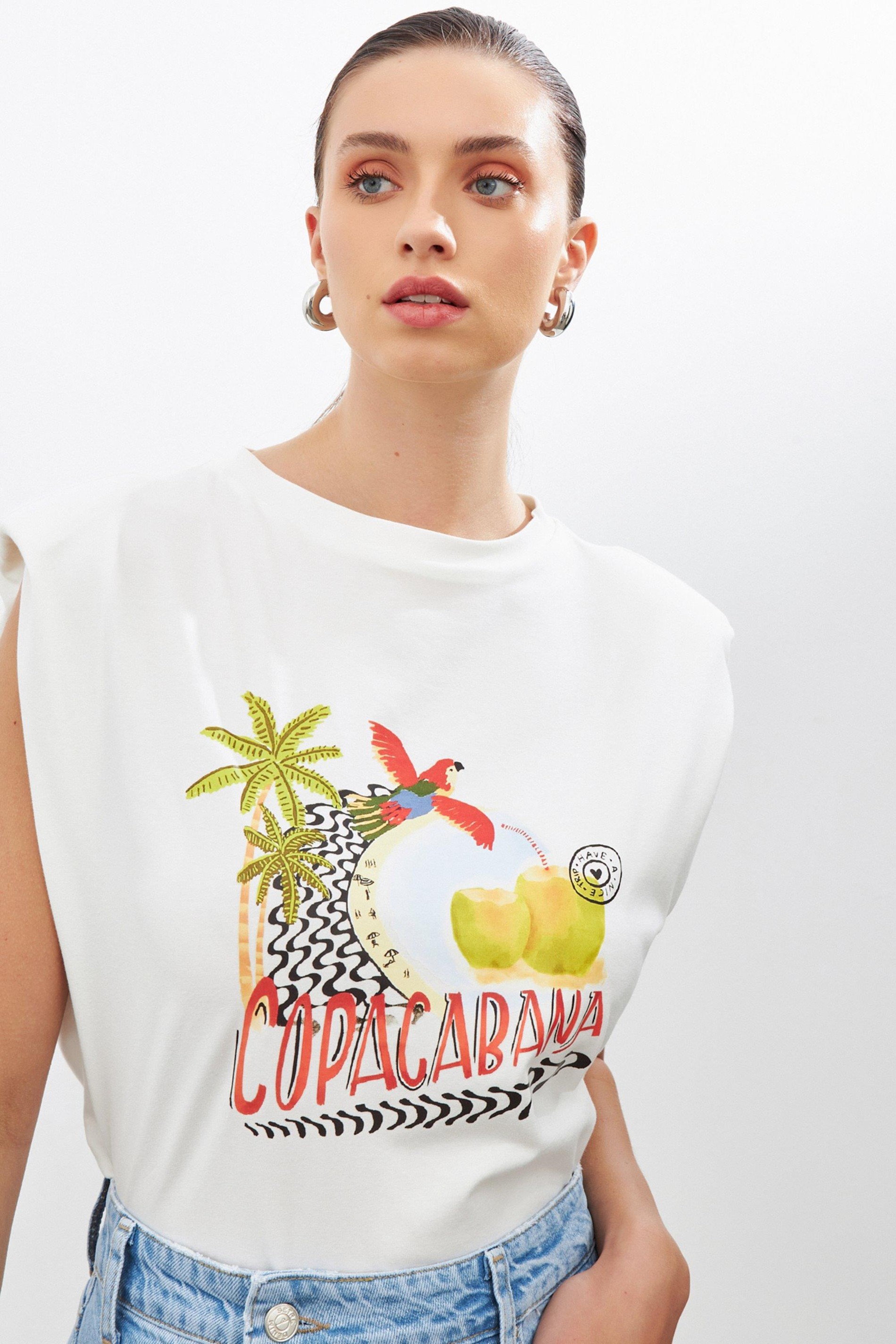 Beyaz 0 Kollu Vatka Detaylı Baskılı T-Shirt Kadın T-Shirt modelleri
