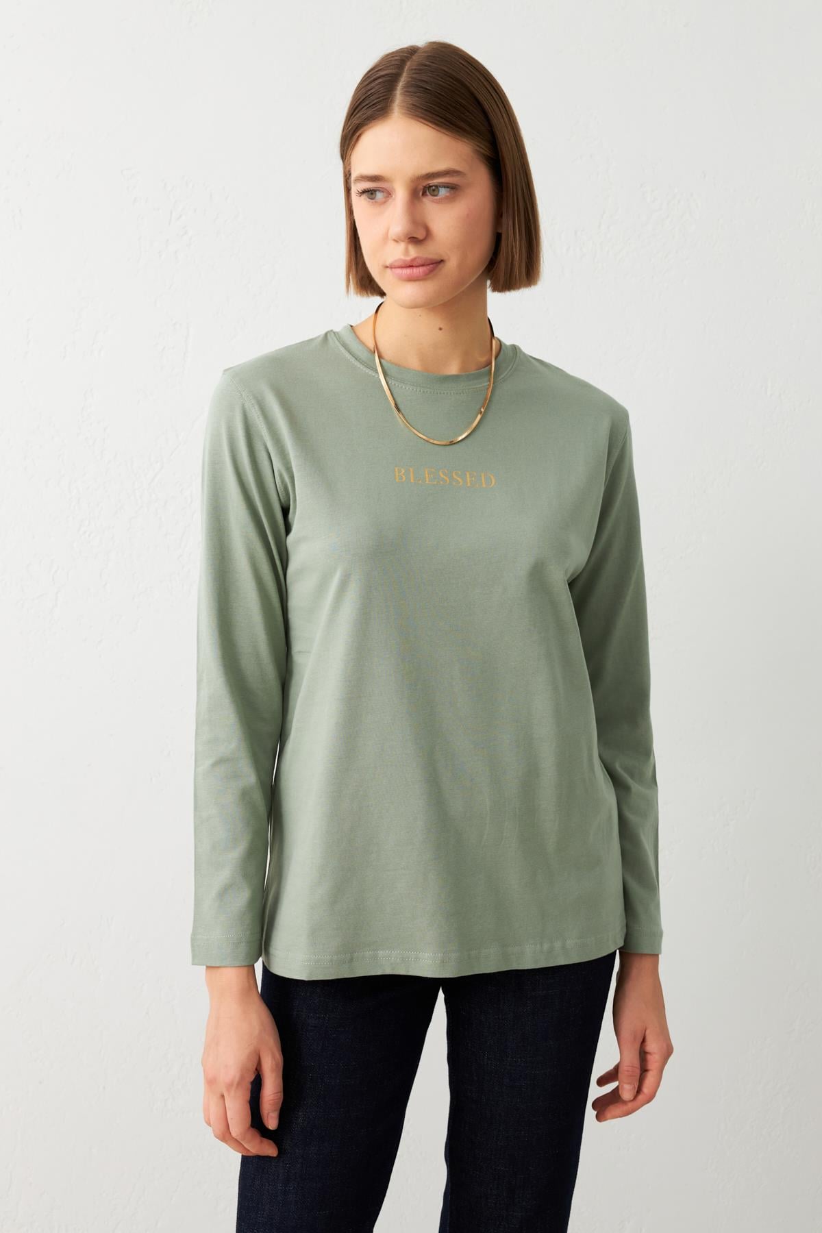 Çağla Bisiklet Yaka Uzun Kollu Baskı Detaylı Sweatshirt Kadın Kategorisiz modelleri