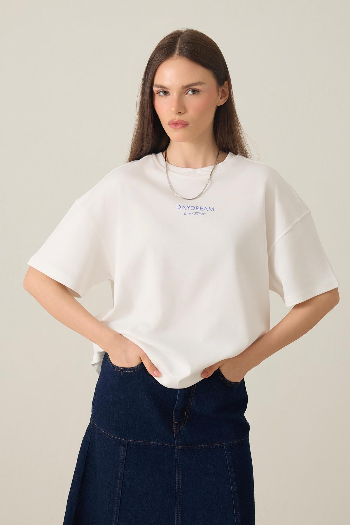 Ekru %100 Pamuklu Mini Baskı Detaylı Kısa Kollu Basic T-Shirt Kadın T-Shirt modelleri