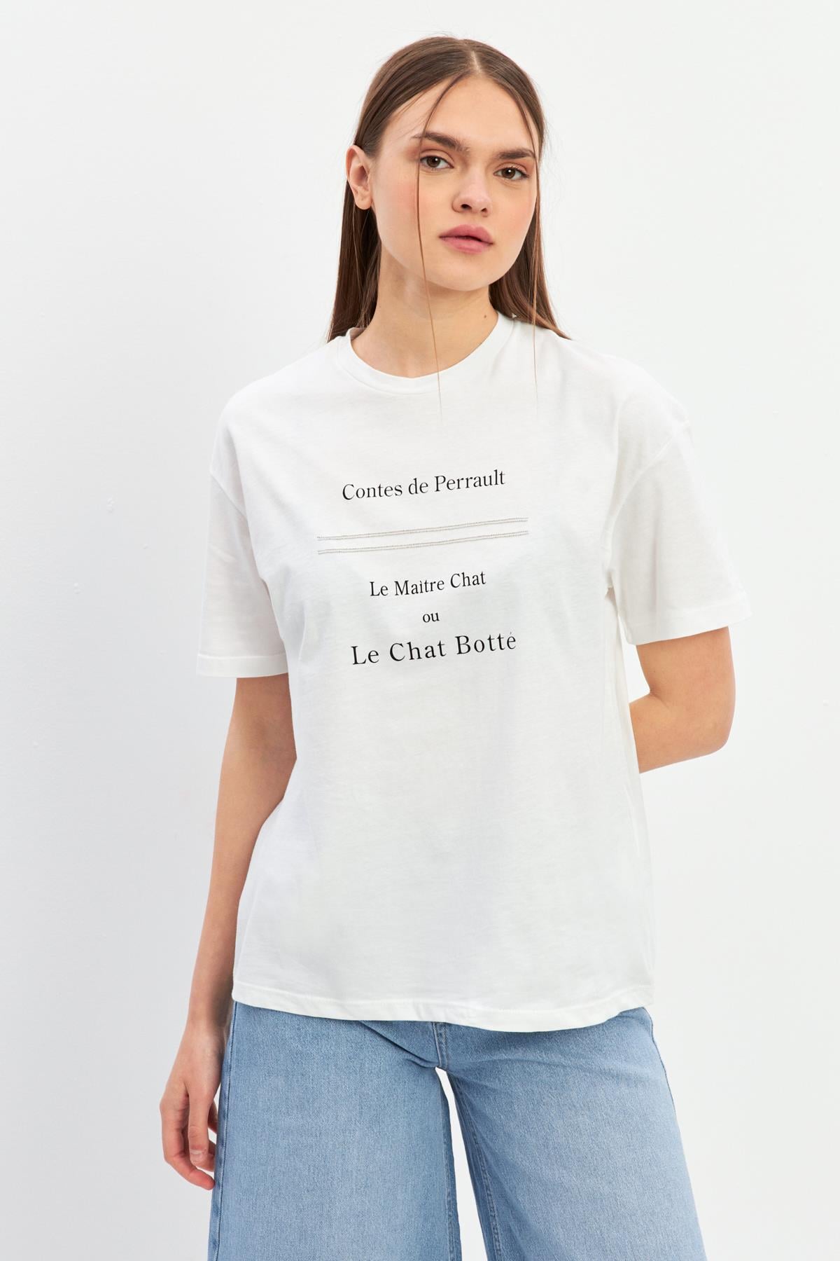 Ekru Baskı Detaylı Bisiklet Yaka Basic T-Shirt Kadın T-Shirt modelleri