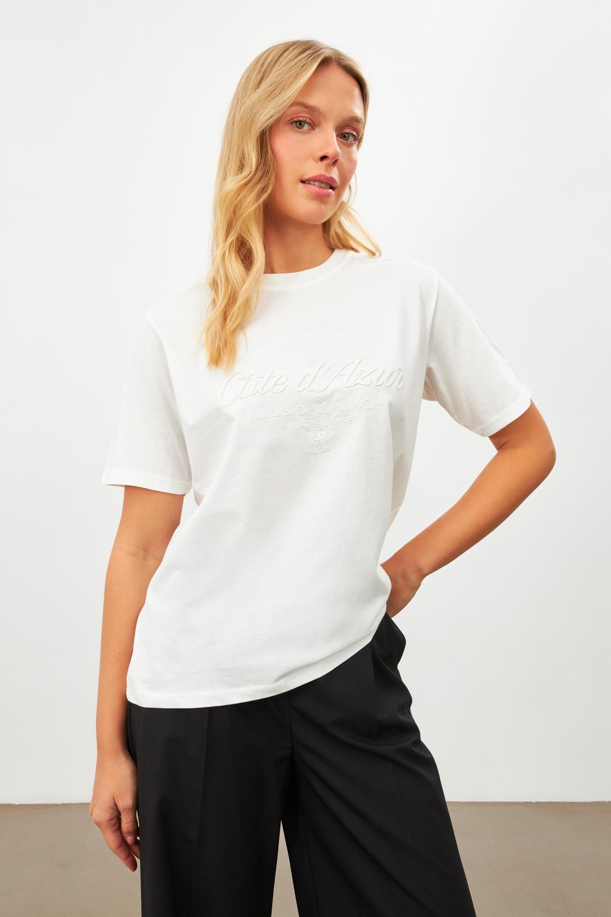 Ekru Baskı Detaylı Bisiklet Yaka T-Shirt Kadın T-Shirt modelleri