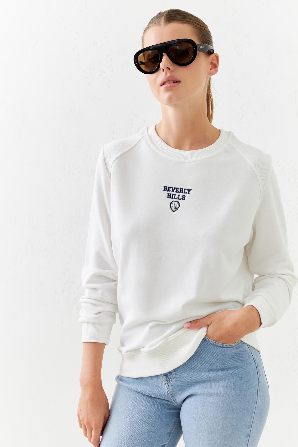 Ekru Baskı Detaylı Bisiklet Yaka Uzun Kollu Sweatshirt