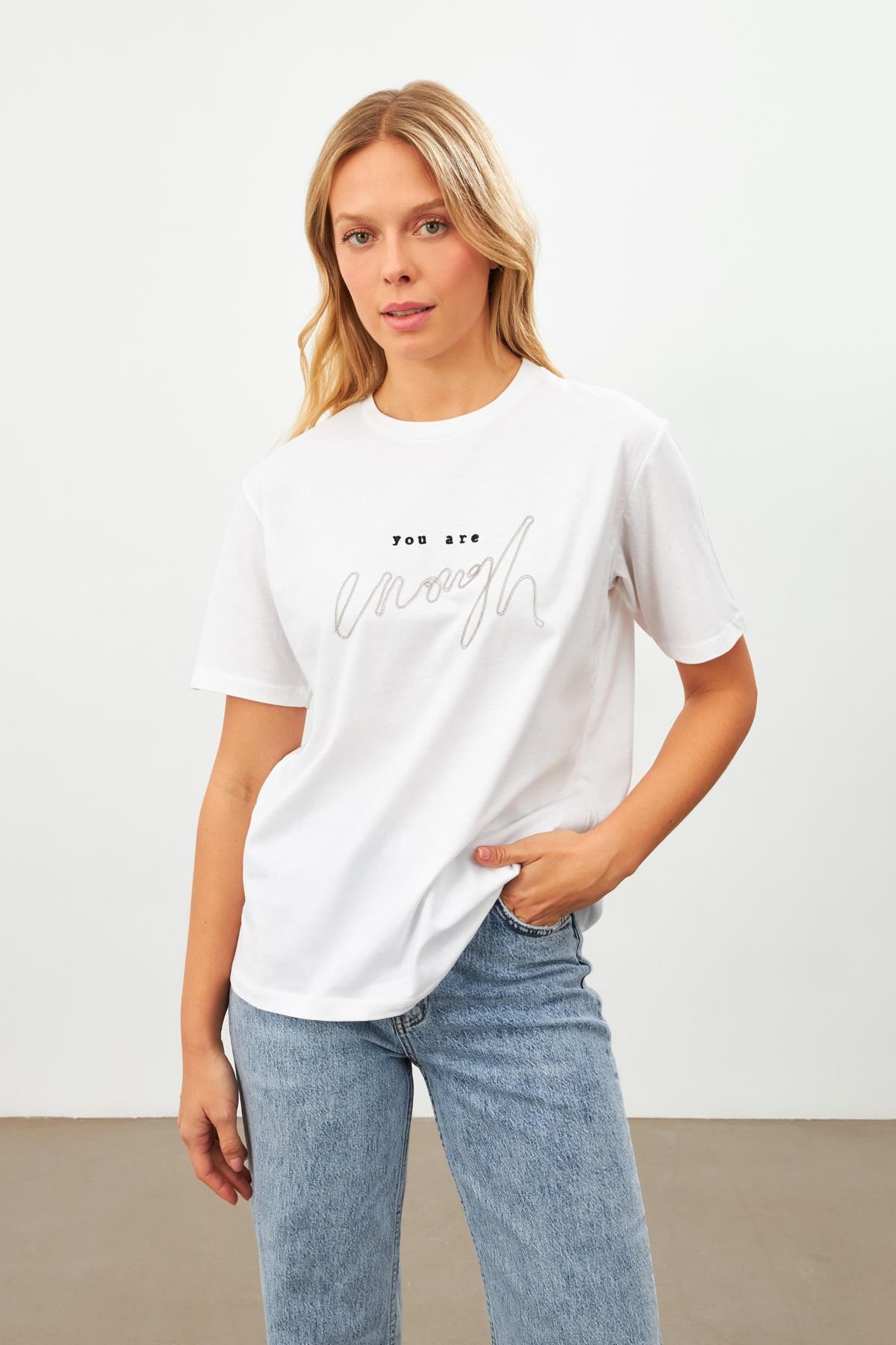 Ekru Baskı Detaylı Bisiklet Yaka T-Shirt Kadın T-Shirt modelleri