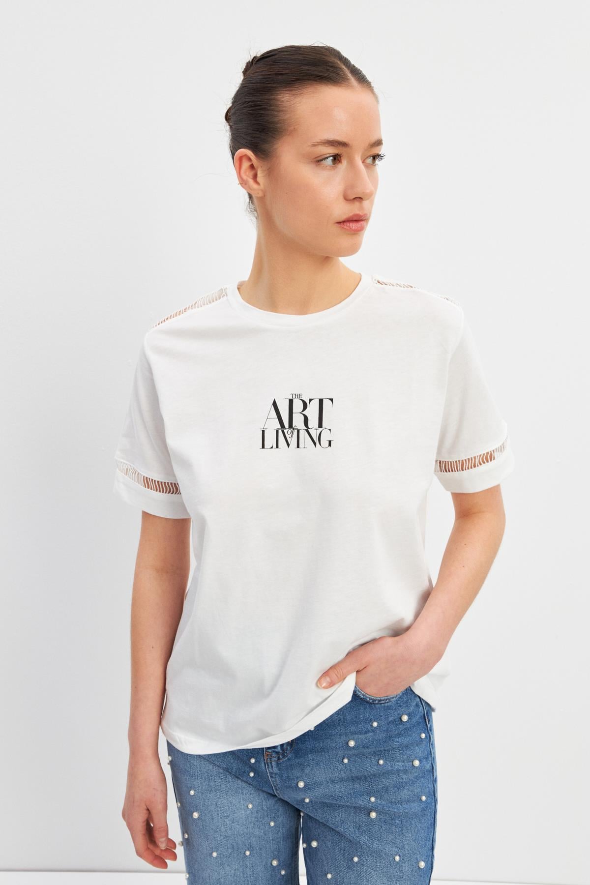 Ekru Baskılı Kol Ve Omuzda Örme Detaylı Bisiklet Yaka T-Shirt Kadın T-Shirt modelleri