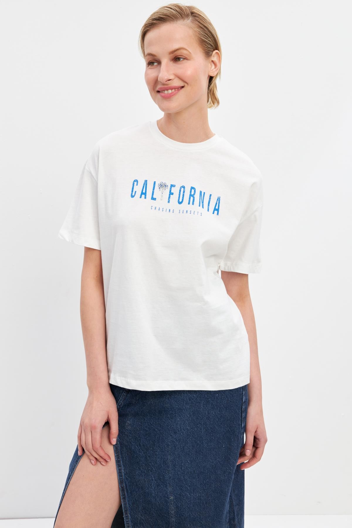 Ekru Kısa Kollu Baskılı Bisiklet Yaka T-Shirt Kadın Kategorisiz modelleri