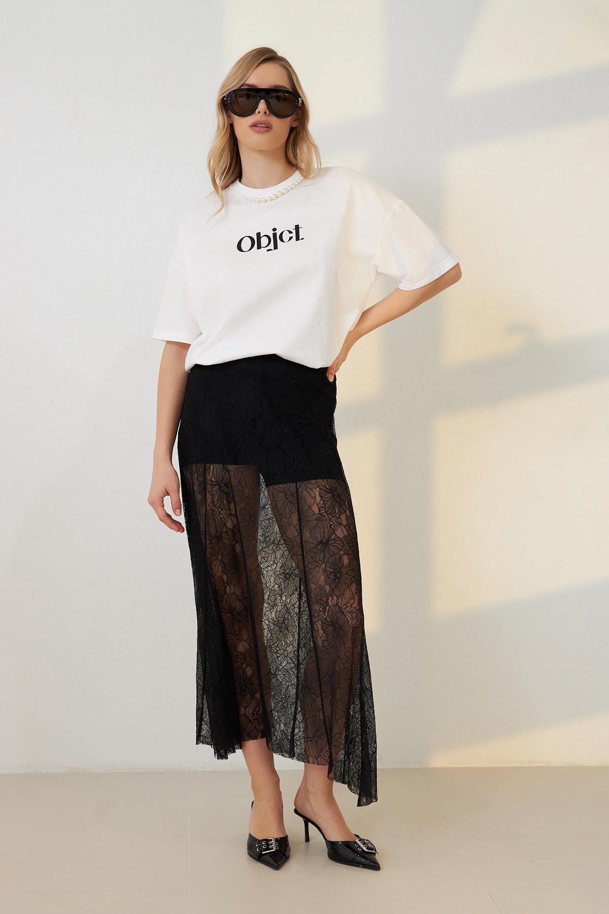 Ekru Yakada İnci Ve Baskı Detaylı Bisiklet Yaka Kısa Kollu T-Shirt Kadın T-Shirt modelleri