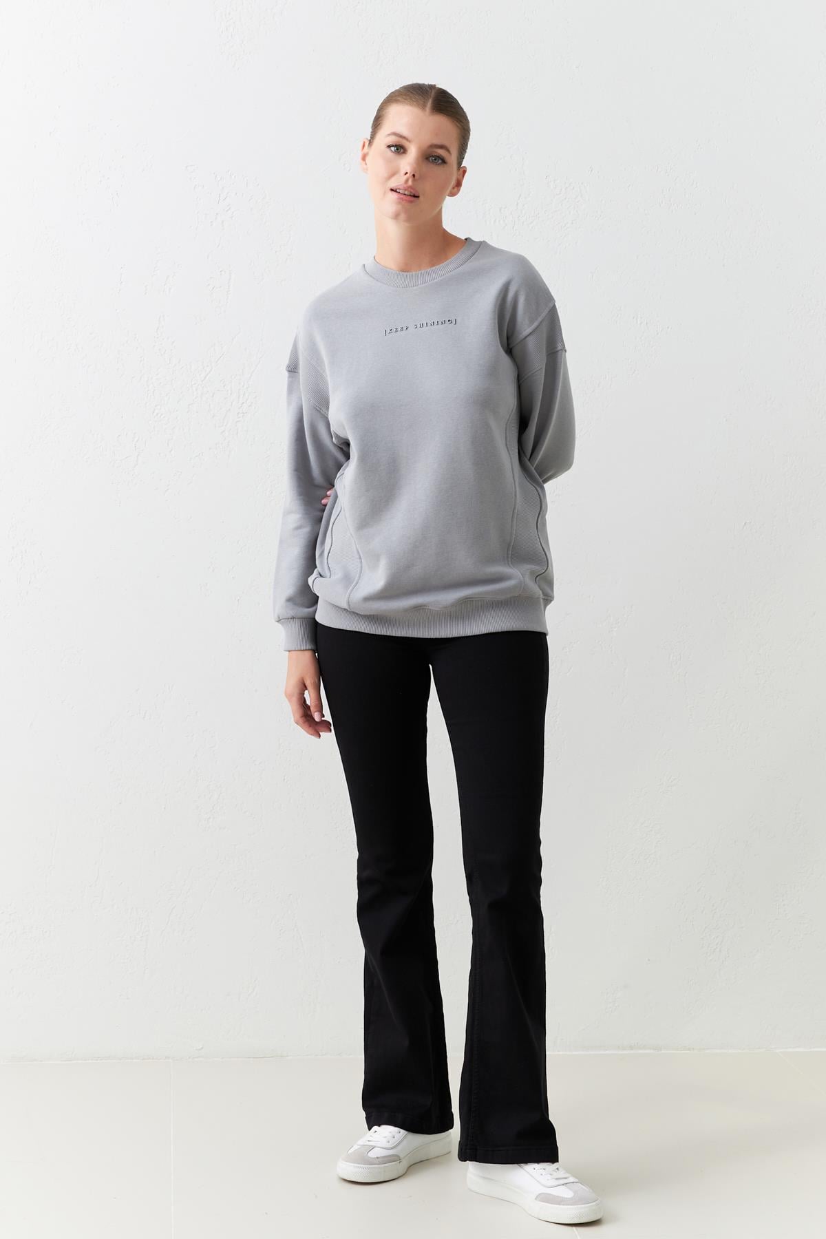 Gri Baskı Ve Bisiklet Yaka Uzun Kollu Omuz Detaylı Sweatshirt