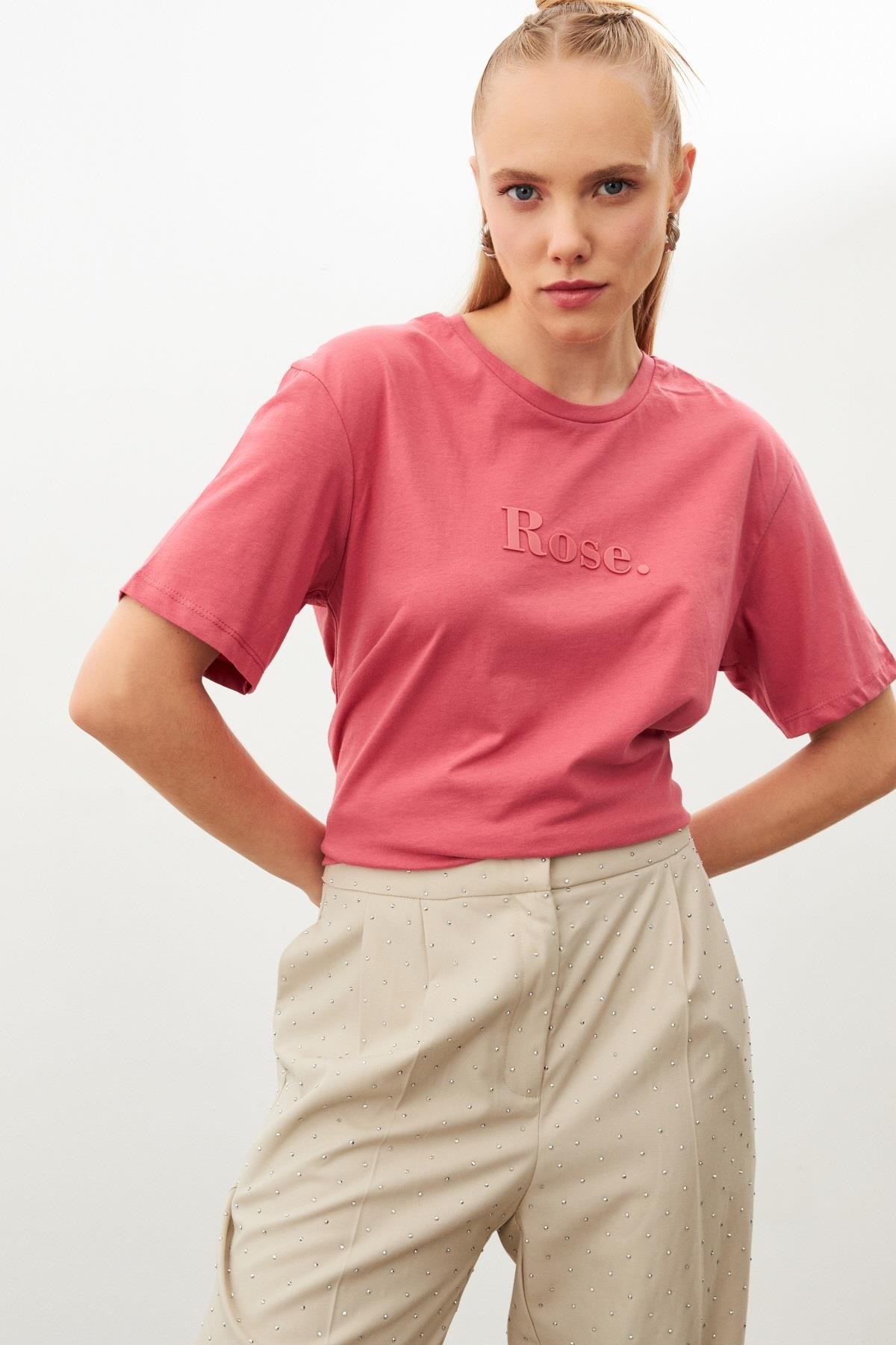 Gül Kurusu Kabartmalı Bisiklet Yaka T-Shirt