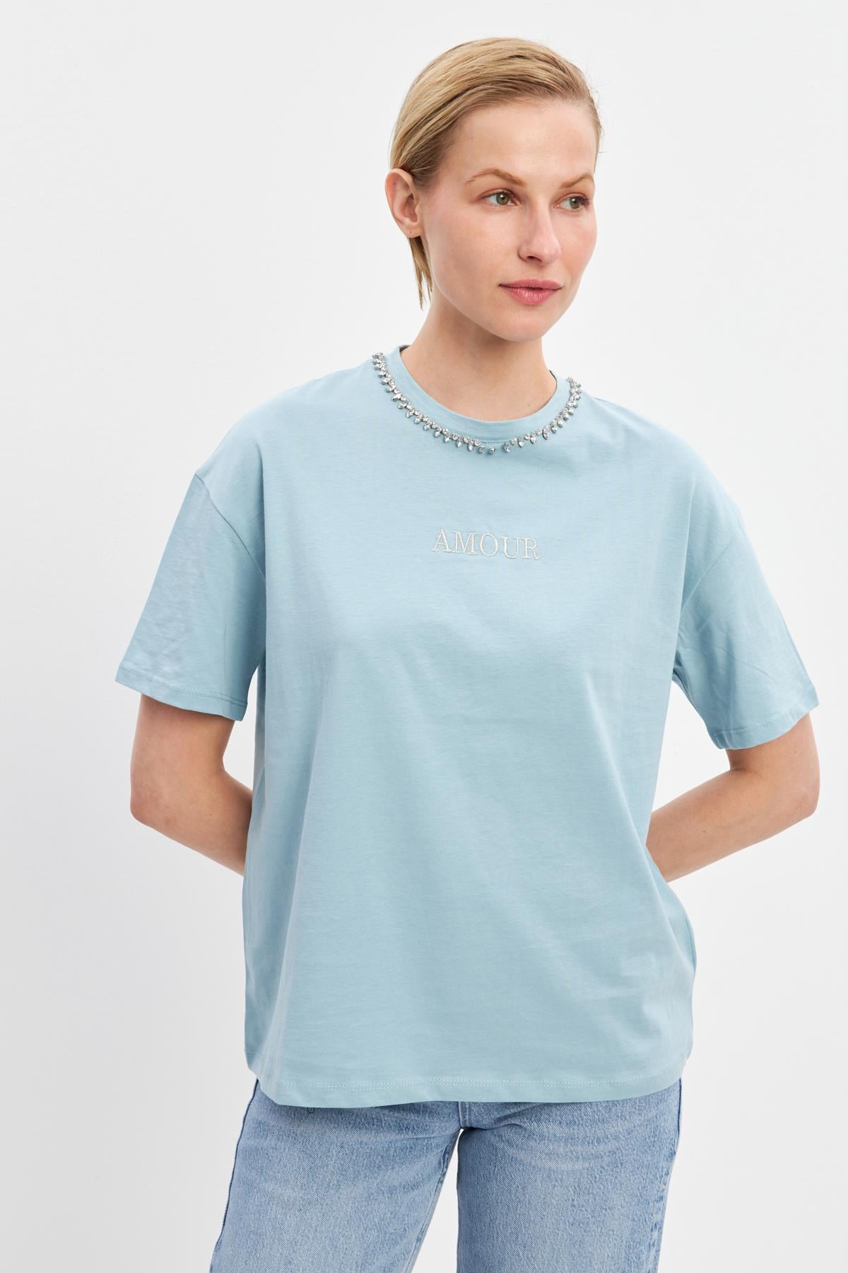 Mavi Bisiklet Yaka Taş Detayllı Mini Baskılı T-Shirt Kadın Kategorisiz modelleri