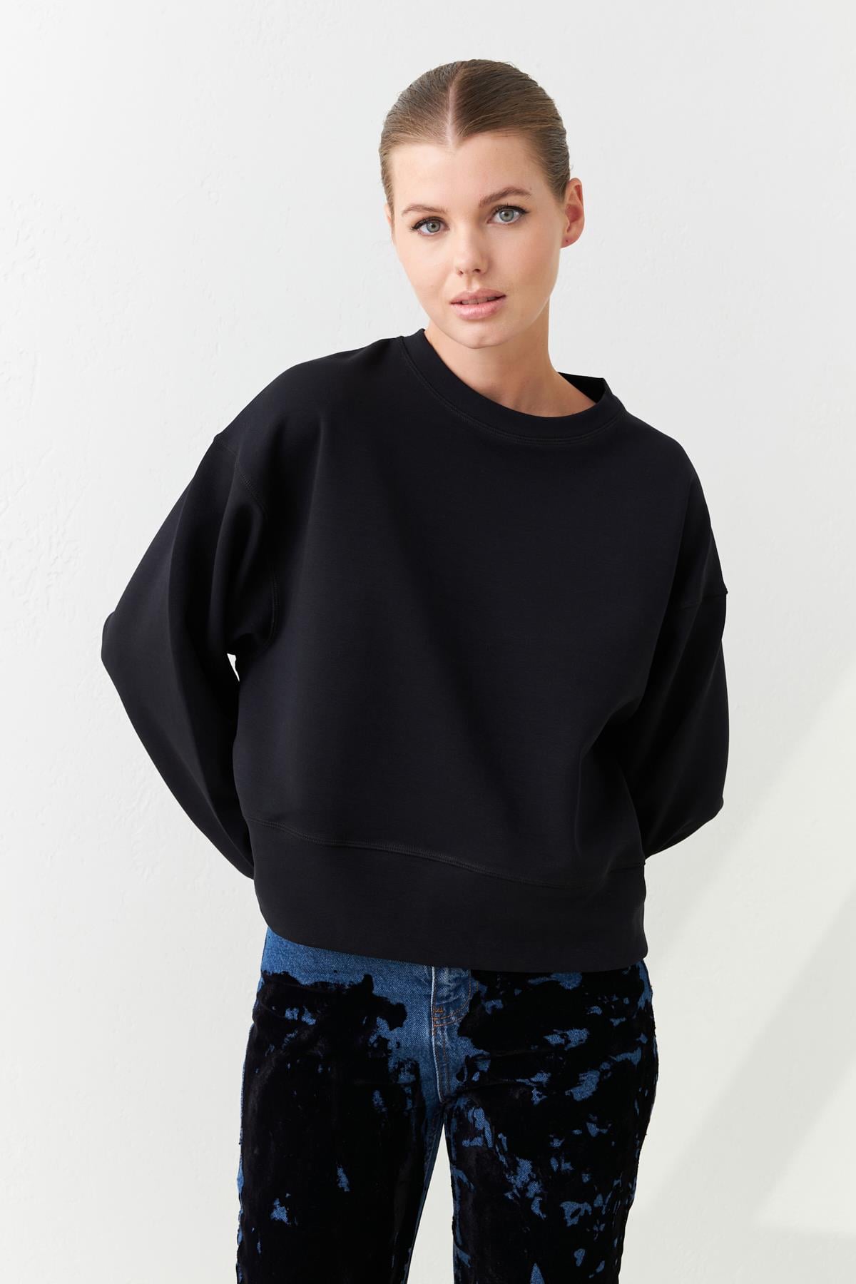 Siyah Pamuk Karışımlı Bisiklet Yaka Uzun Kollu Sweatshirt