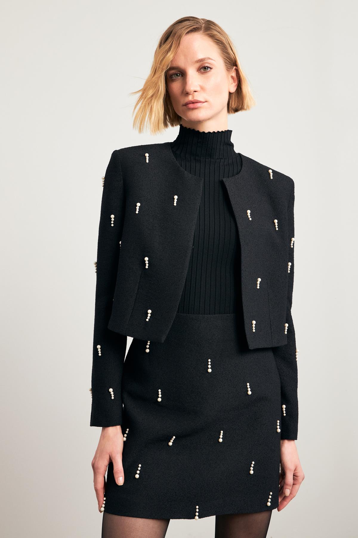 Siyah İnci Detaylı Yakasız Ceket Kadın Ceket modelleri