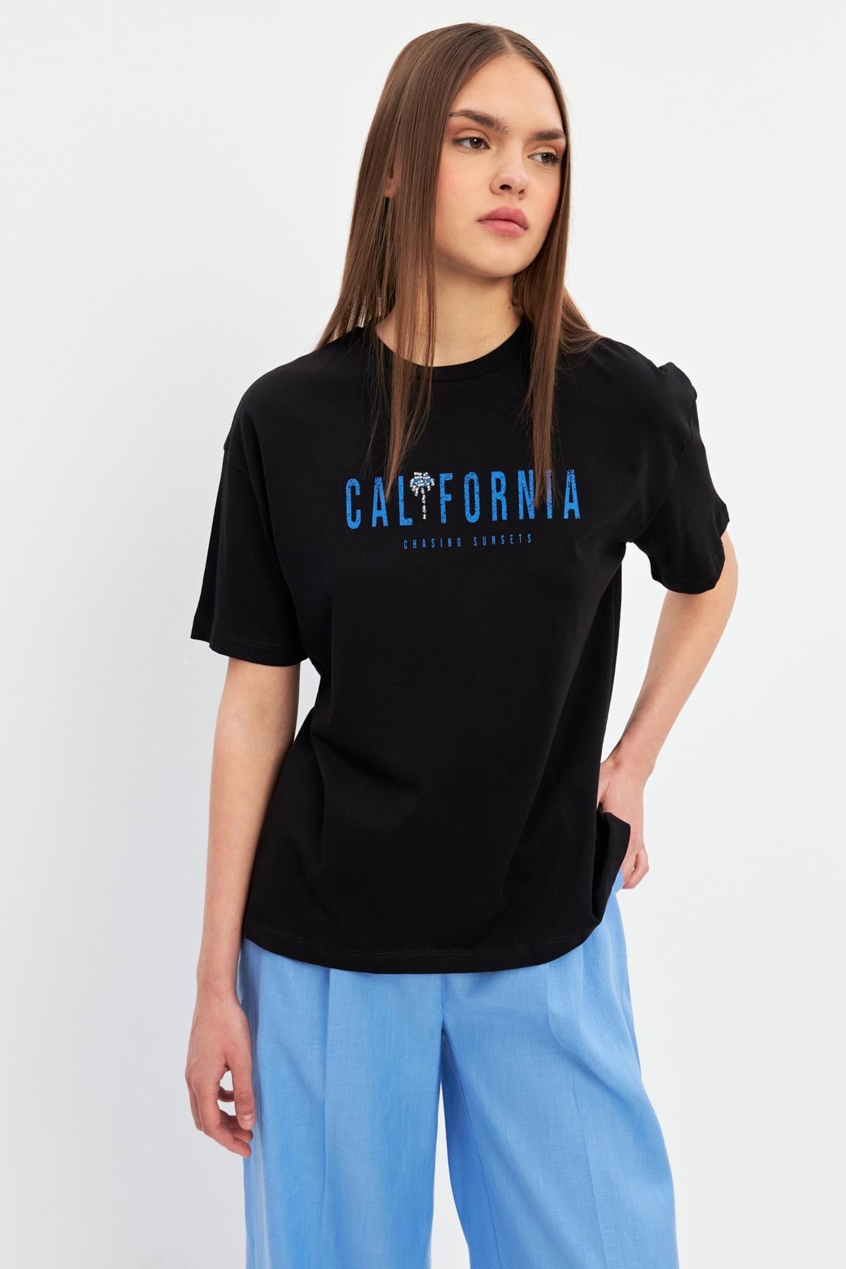Siyah Kısa Kollu Baskılı Bisiklet Yaka T-Shirt Kadın T-Shirt modelleri