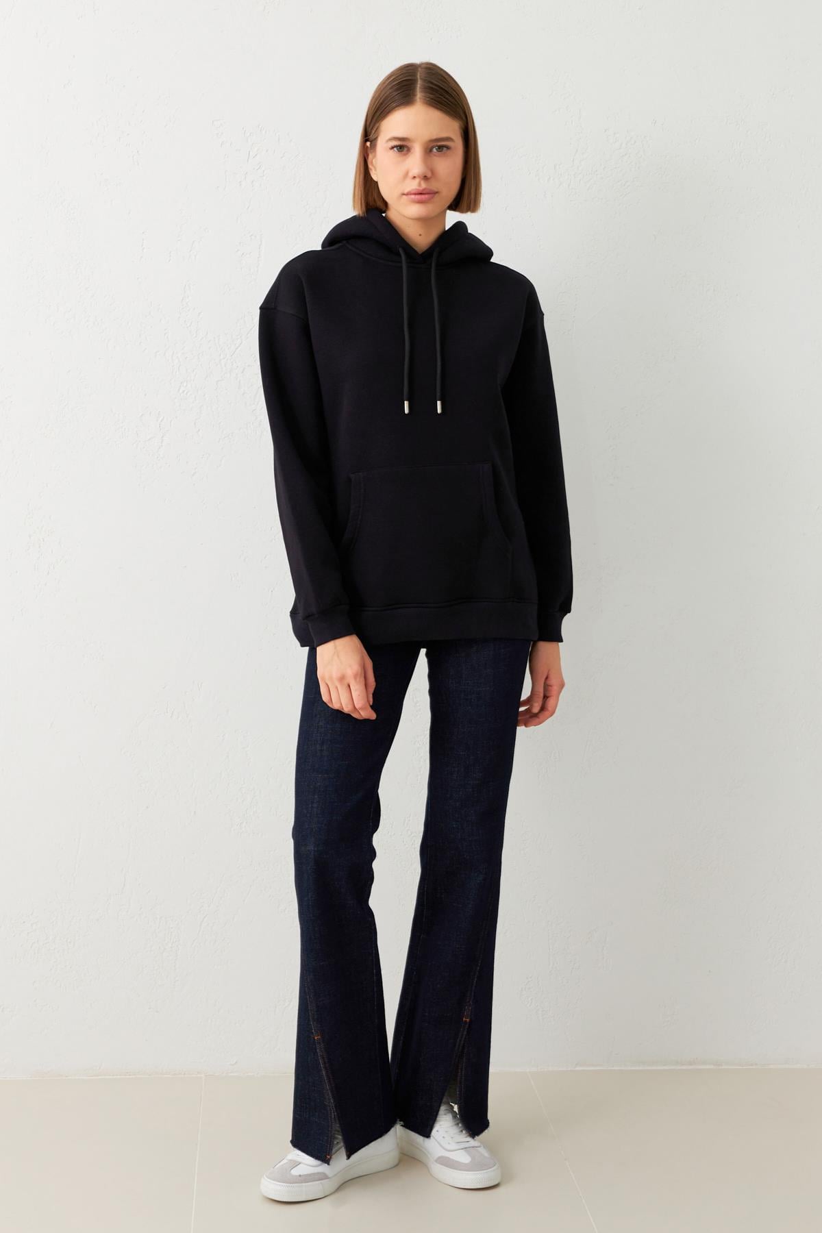 Siyah Şapka Ve Cep Detaylı Uzun Kollu Sweatshirt Kadın Kategorisiz modelleri