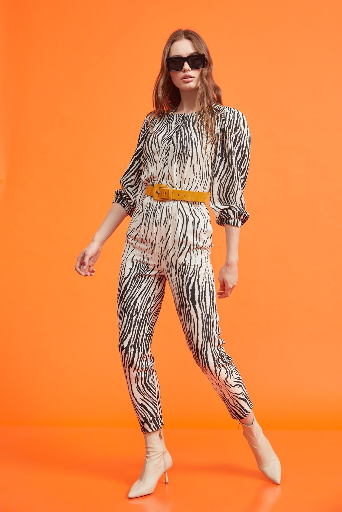 Siyah-Bej Kemerli Zebra Desen TulumST060S28143001