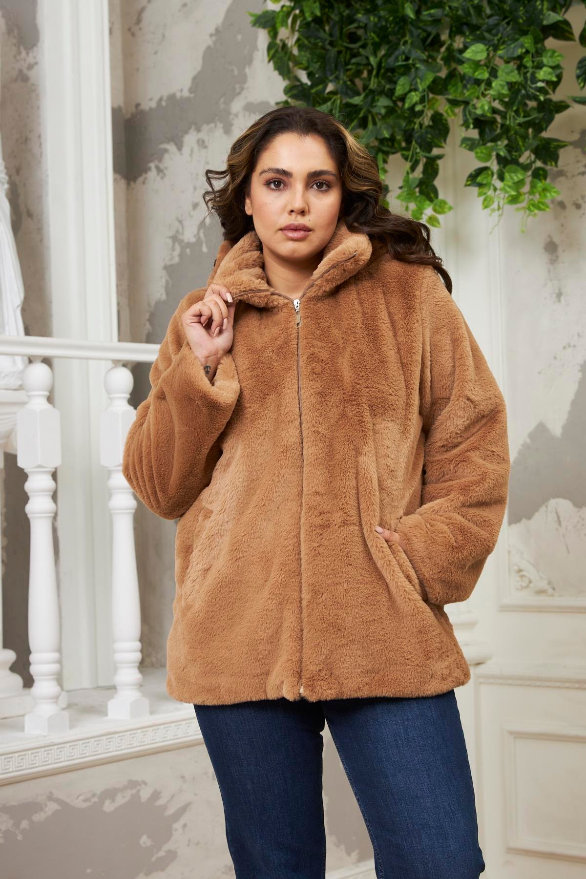 Rmg İçi Astarlı Büyük Beden Vizon Peluş Mont