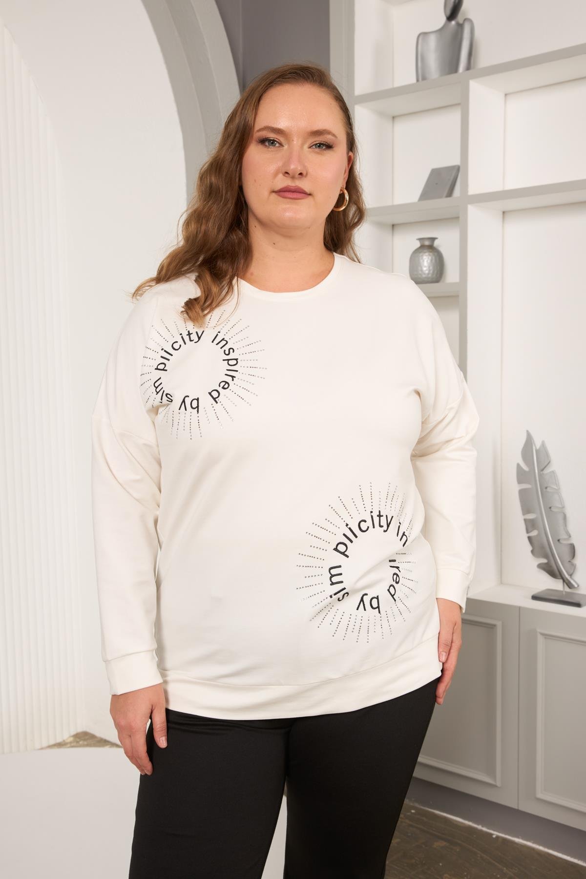 Taş Ve Nakışlı Büyük Beden Sweatshirt Beyaz