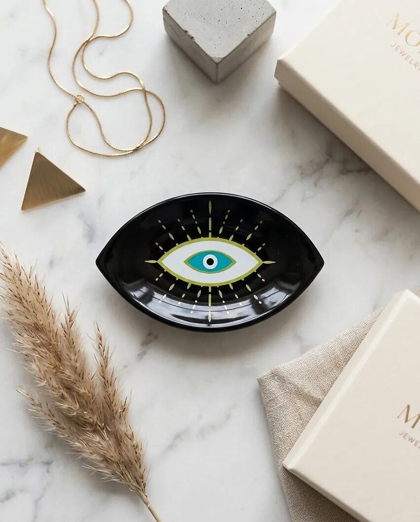 Aura Eye Toka