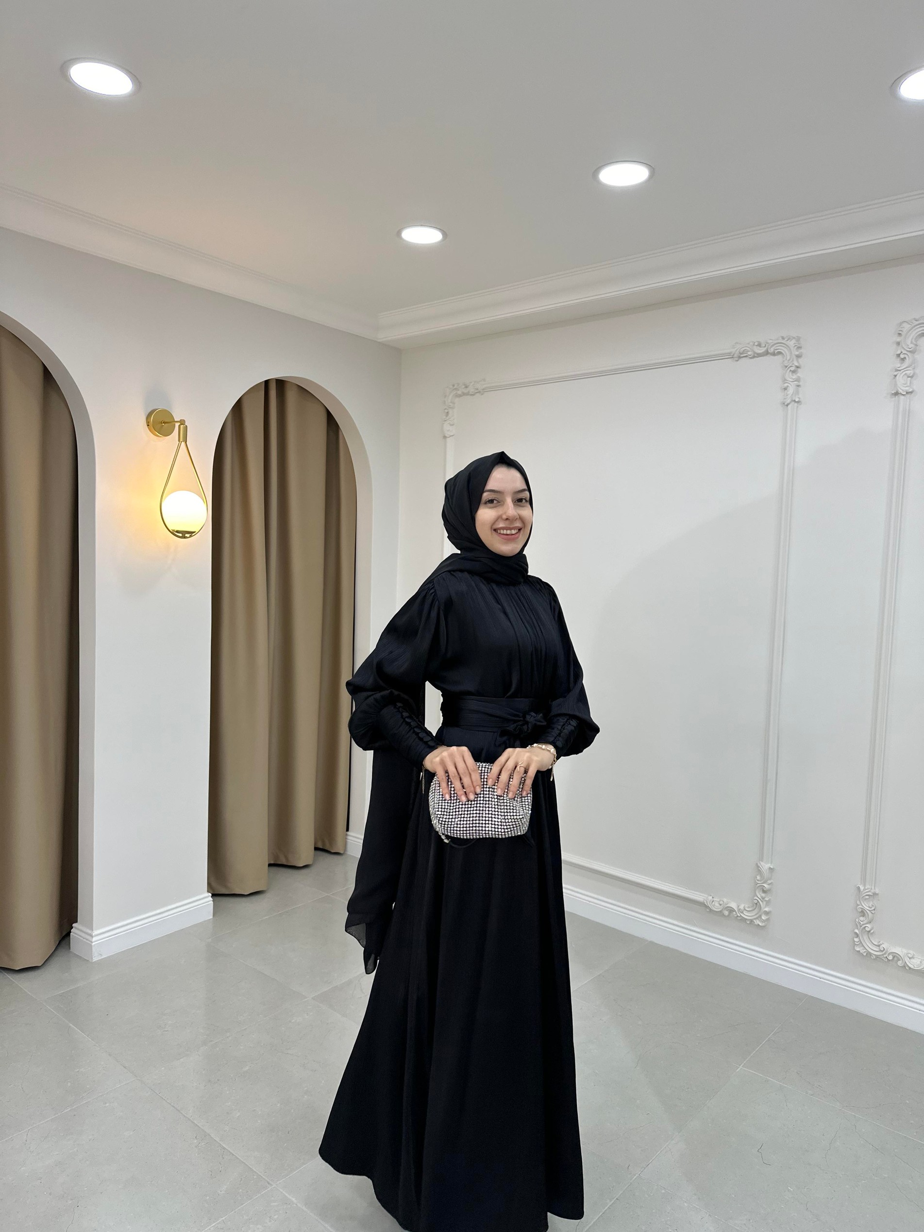 MONA SİYAH