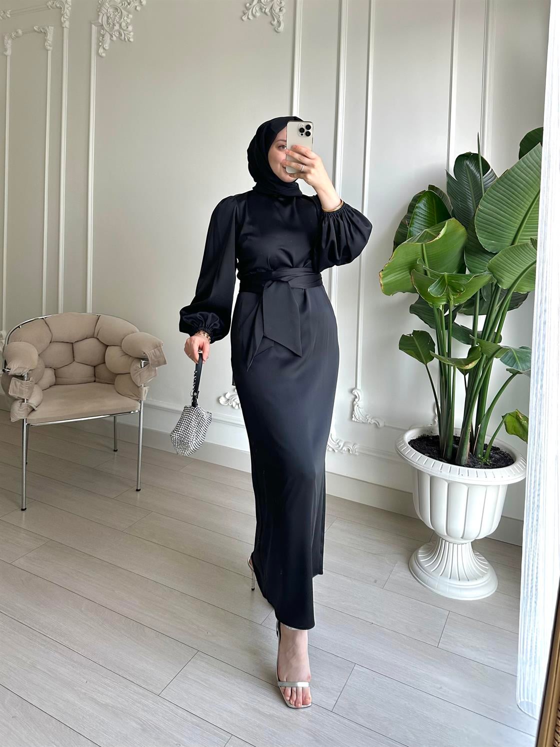 SATEN SİYAH ELBİSE