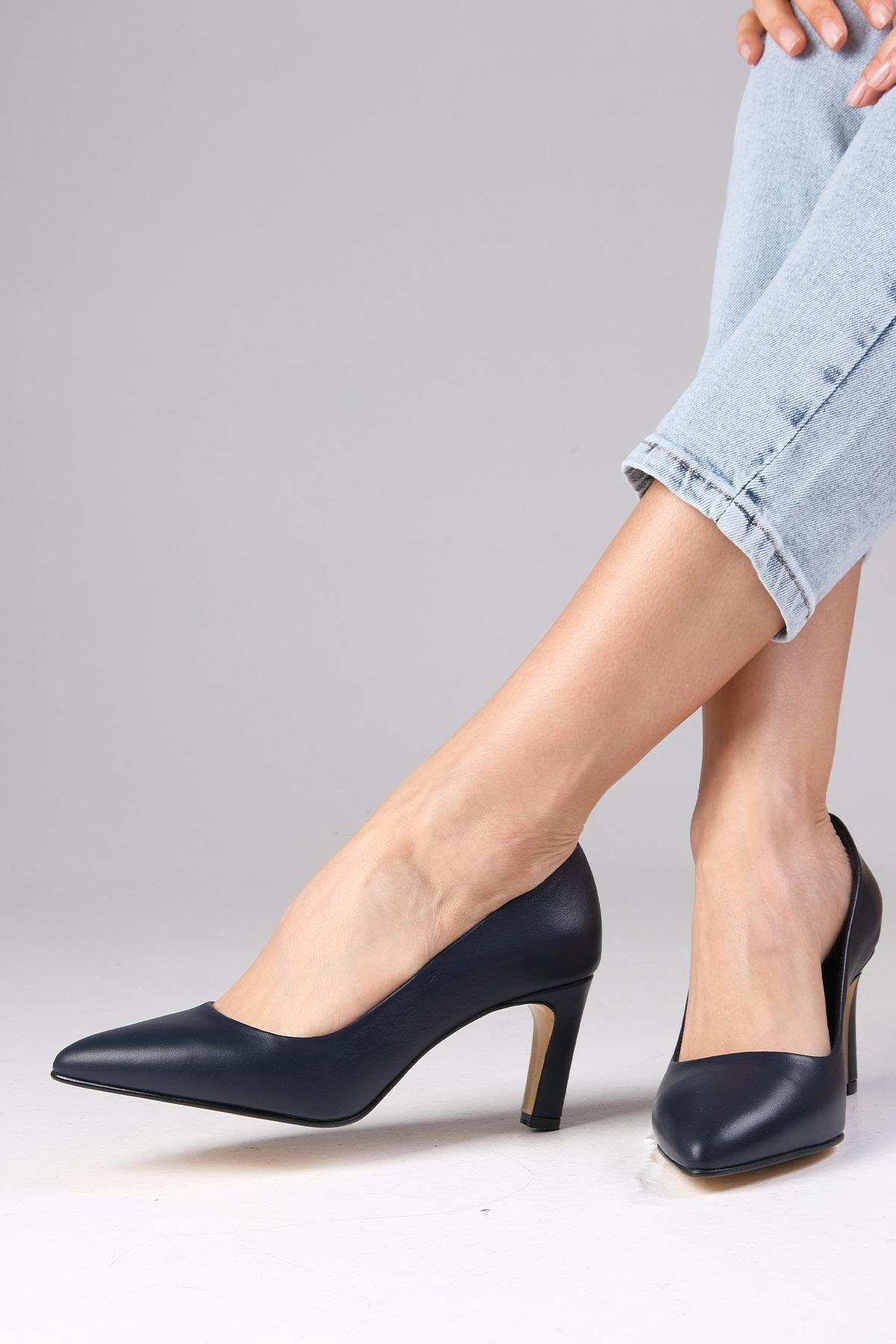 Beliz Hakiki Deri Lacivert Renk Stiletto-Kısa Topuklu-Mio Gusto-01305DBC