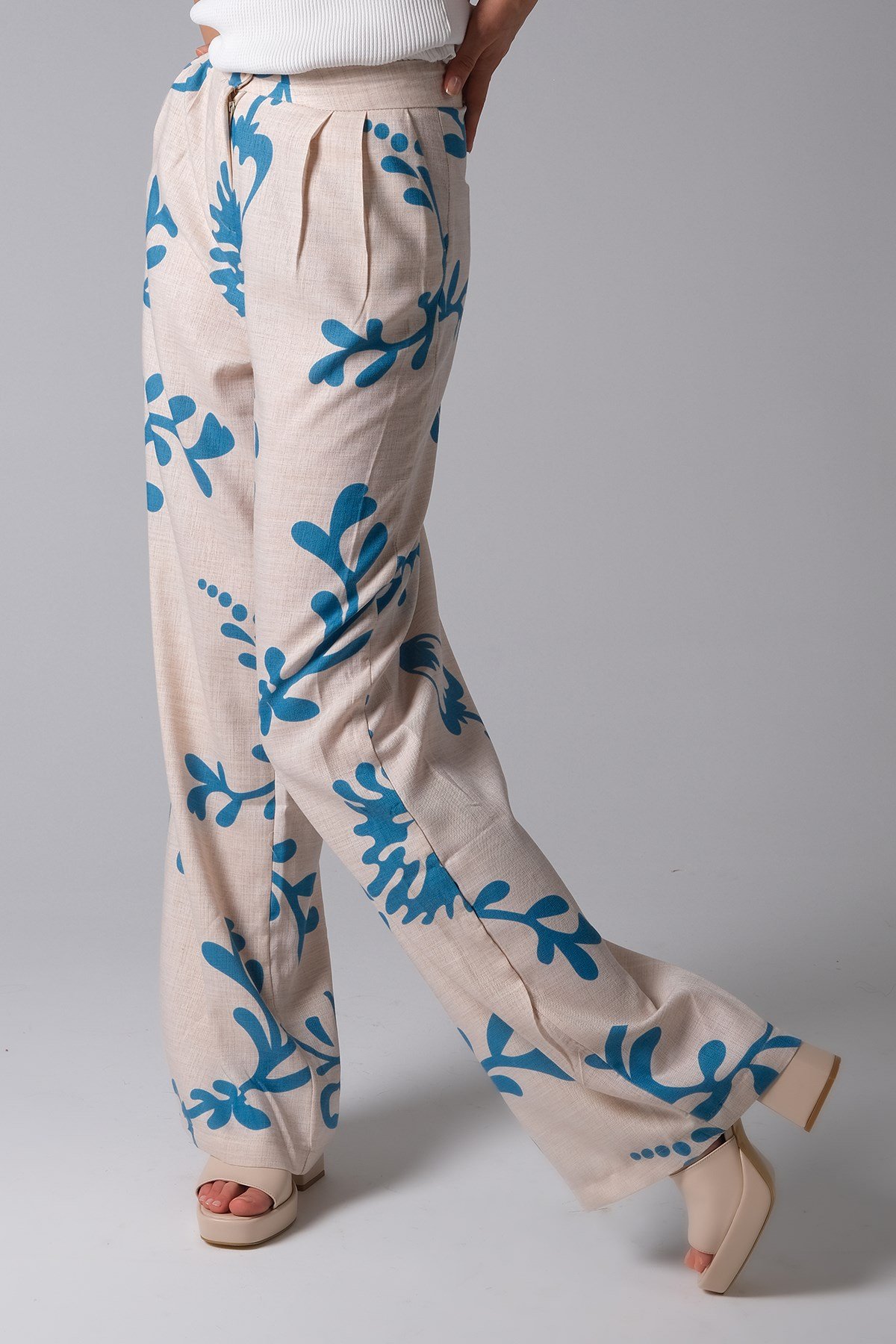 Mavi Renk Kadın Bol Paça Pantalon-Pantolon-Mio Gusto-G0025BUK