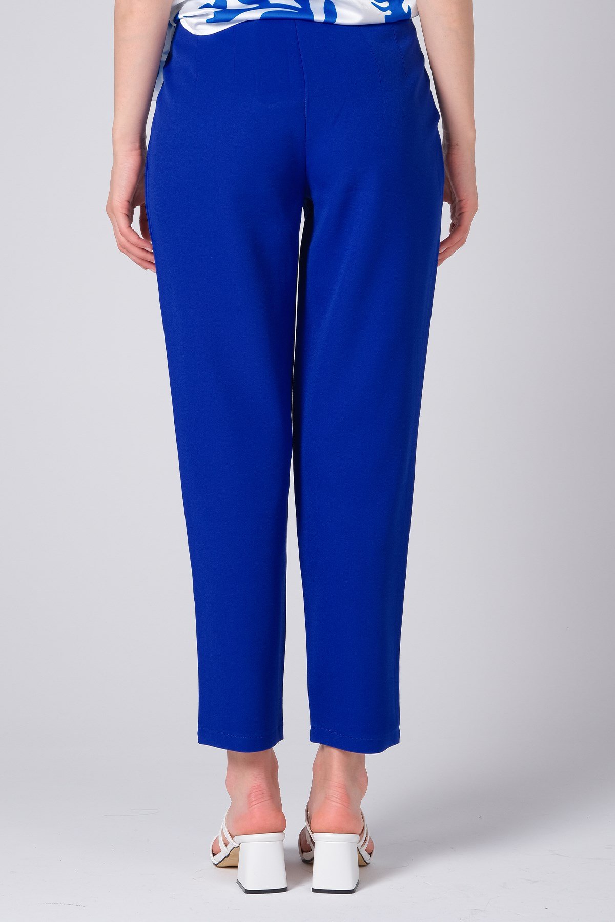 Saks Renk Düz Paça Pantalon-Pantolon-Mio Gusto-G0027SKK