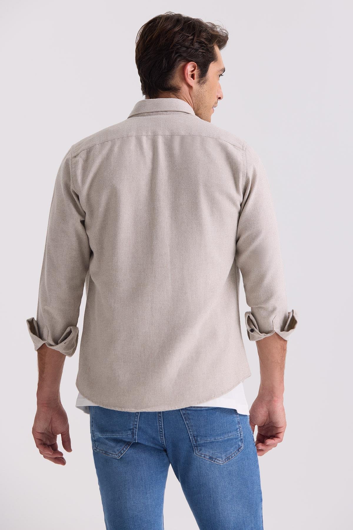 Bej Slim Fit Düğmeli Yaka Cepli Gömlek