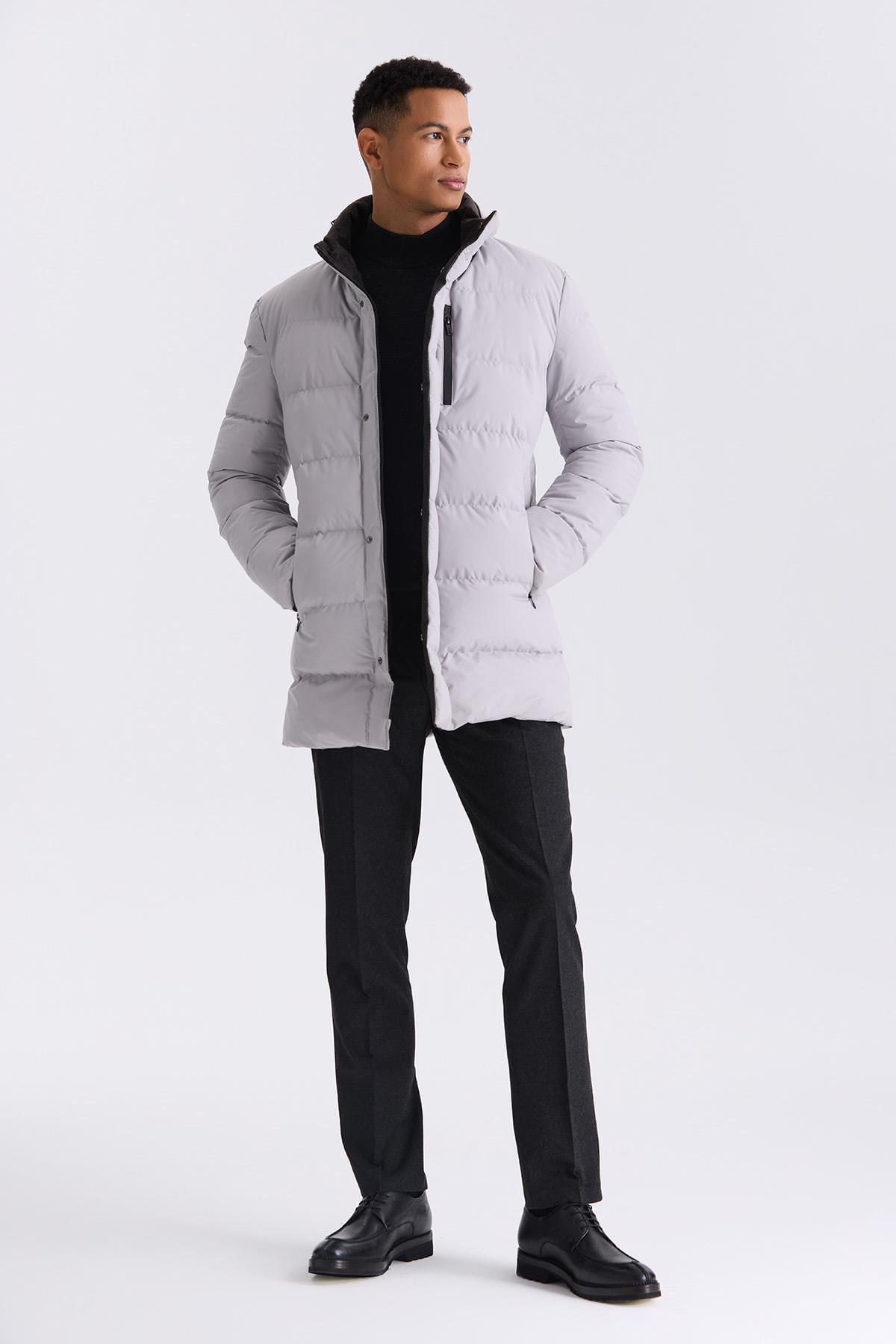 Taş Regular Fit Hakim Yaka Fermuarlı Kışlık Şişme Mont