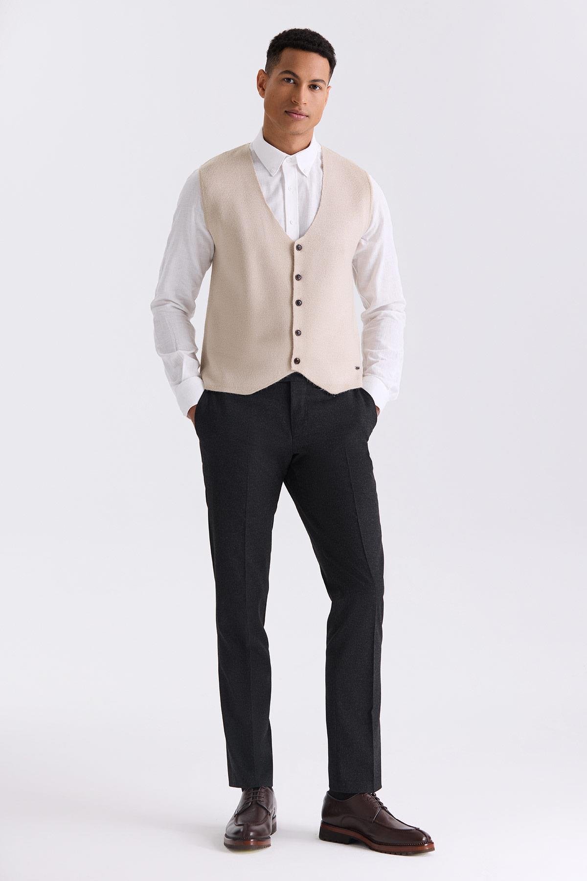 Bej Slim Fit Düğmeli Triko Yelek