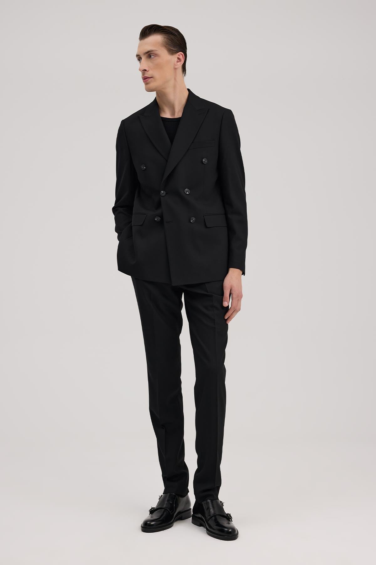 Siyah Slim Fit Sivri Yaka Takım Elbise