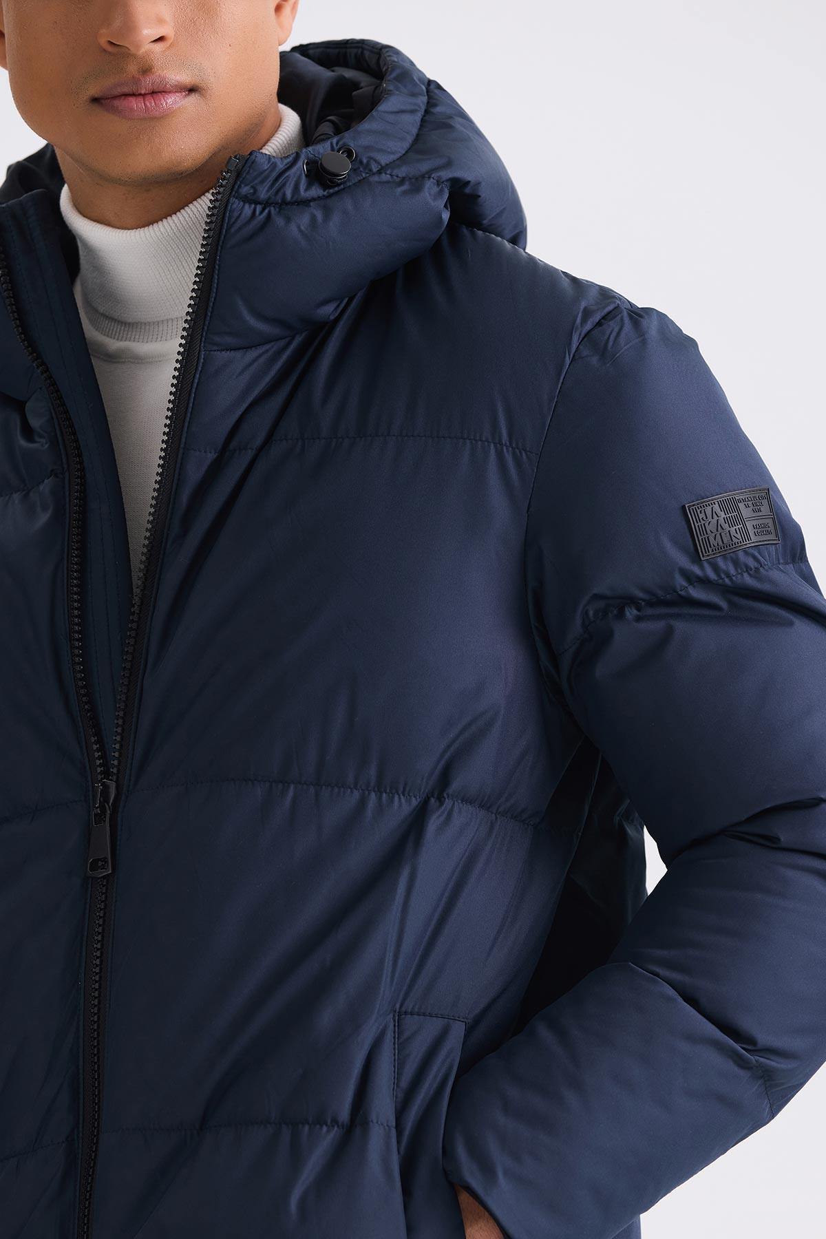 Lacivert Comfort Fit Kapüşonlu Tam Dolum Kışlık Mont