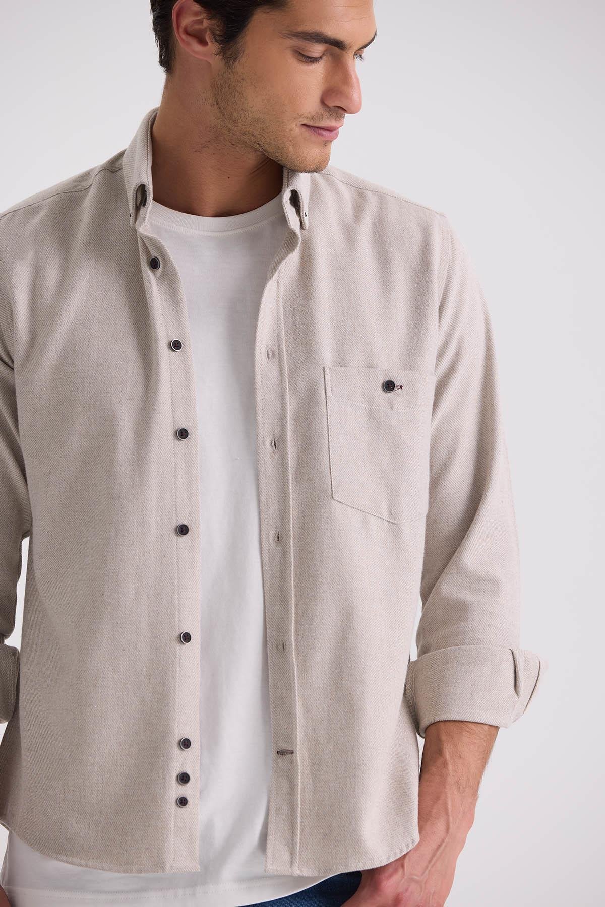 Bej Slim Fit Düğmeli Yaka Cepli Gömlek