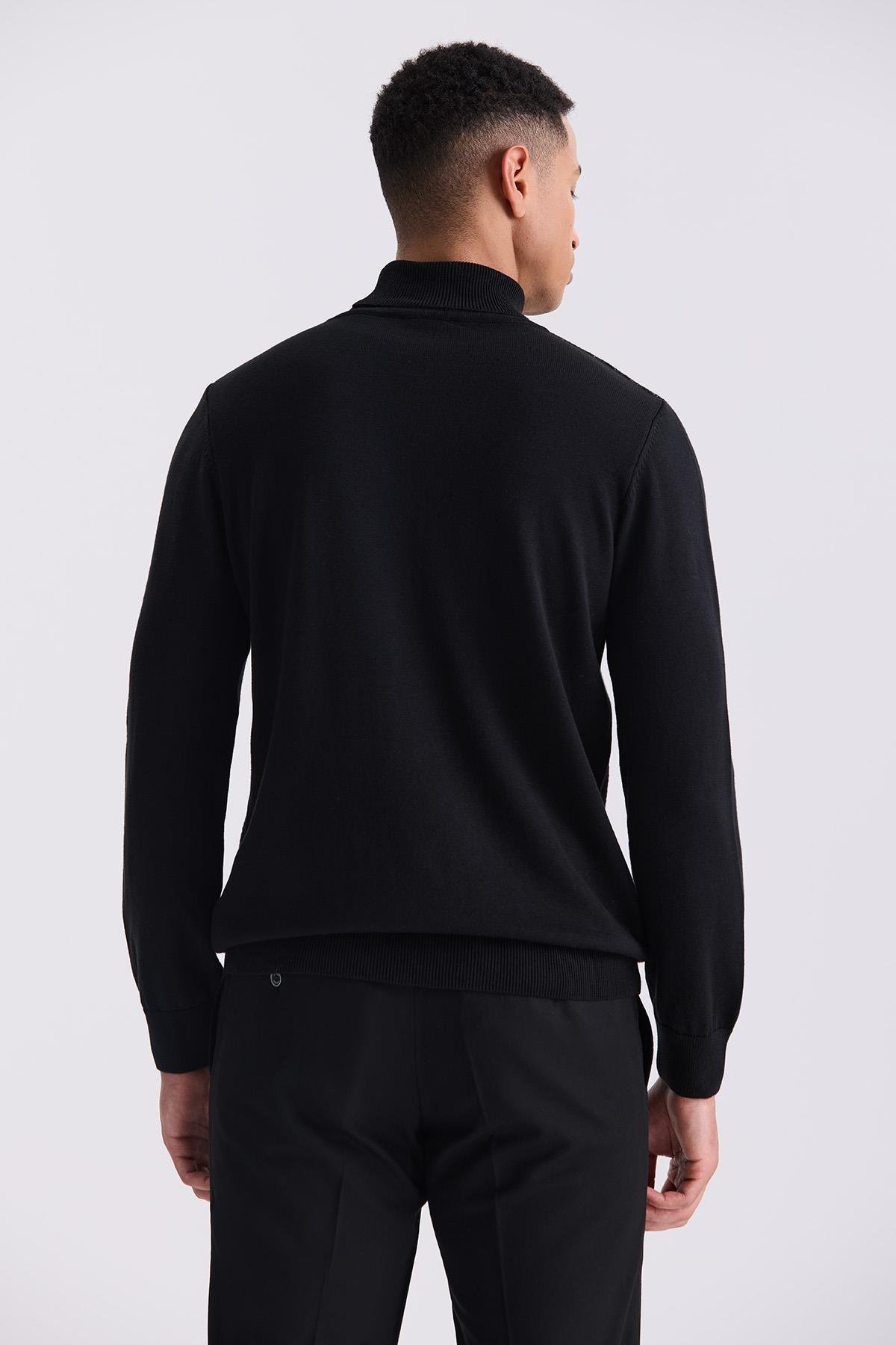 Siyah Slim Fit Tam Balıkçı Yaka Triko Kazak