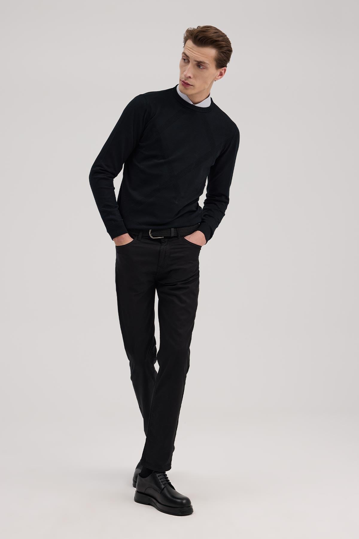 Siyah Slim Fit Desenli Bisiklet Yaka Triko