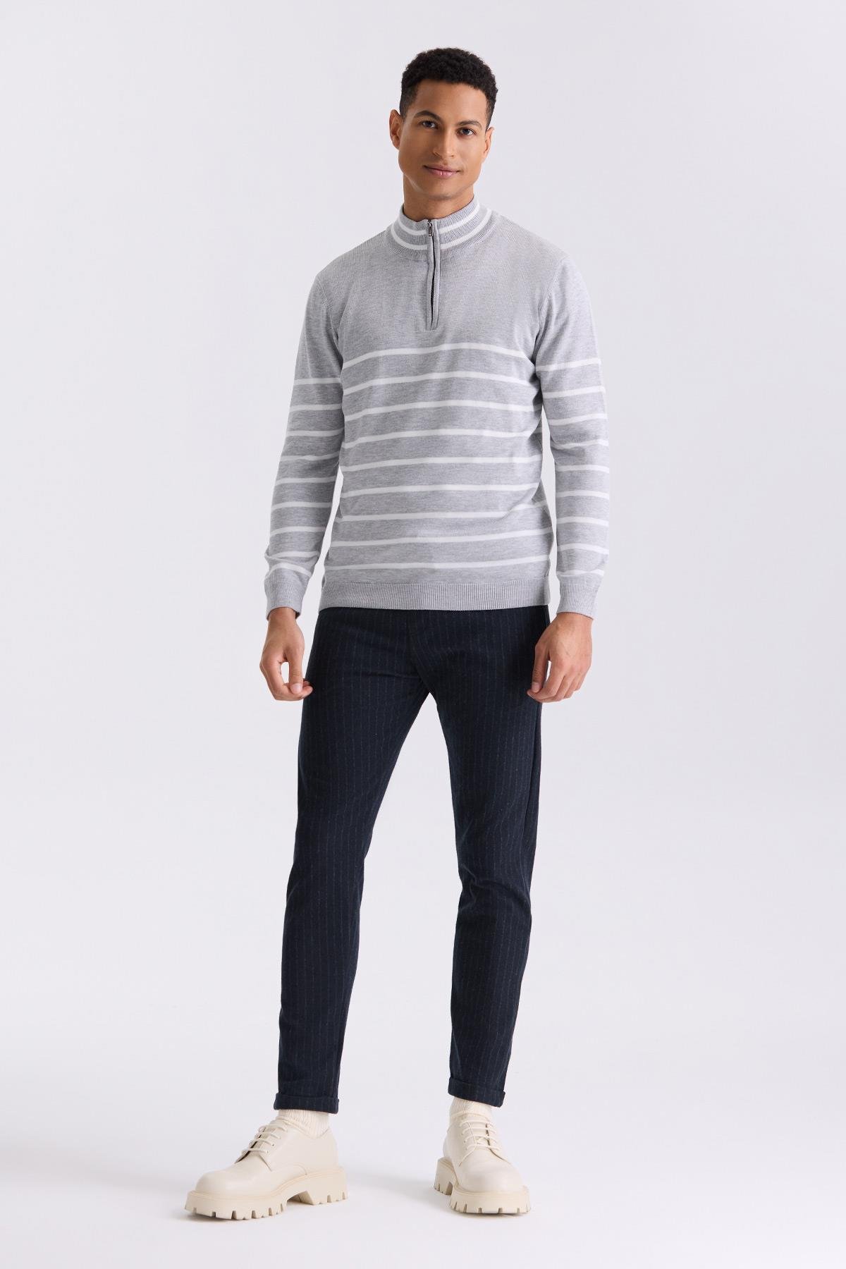 Gri Slim Fit Yarım Balıkçı Triko Kazak