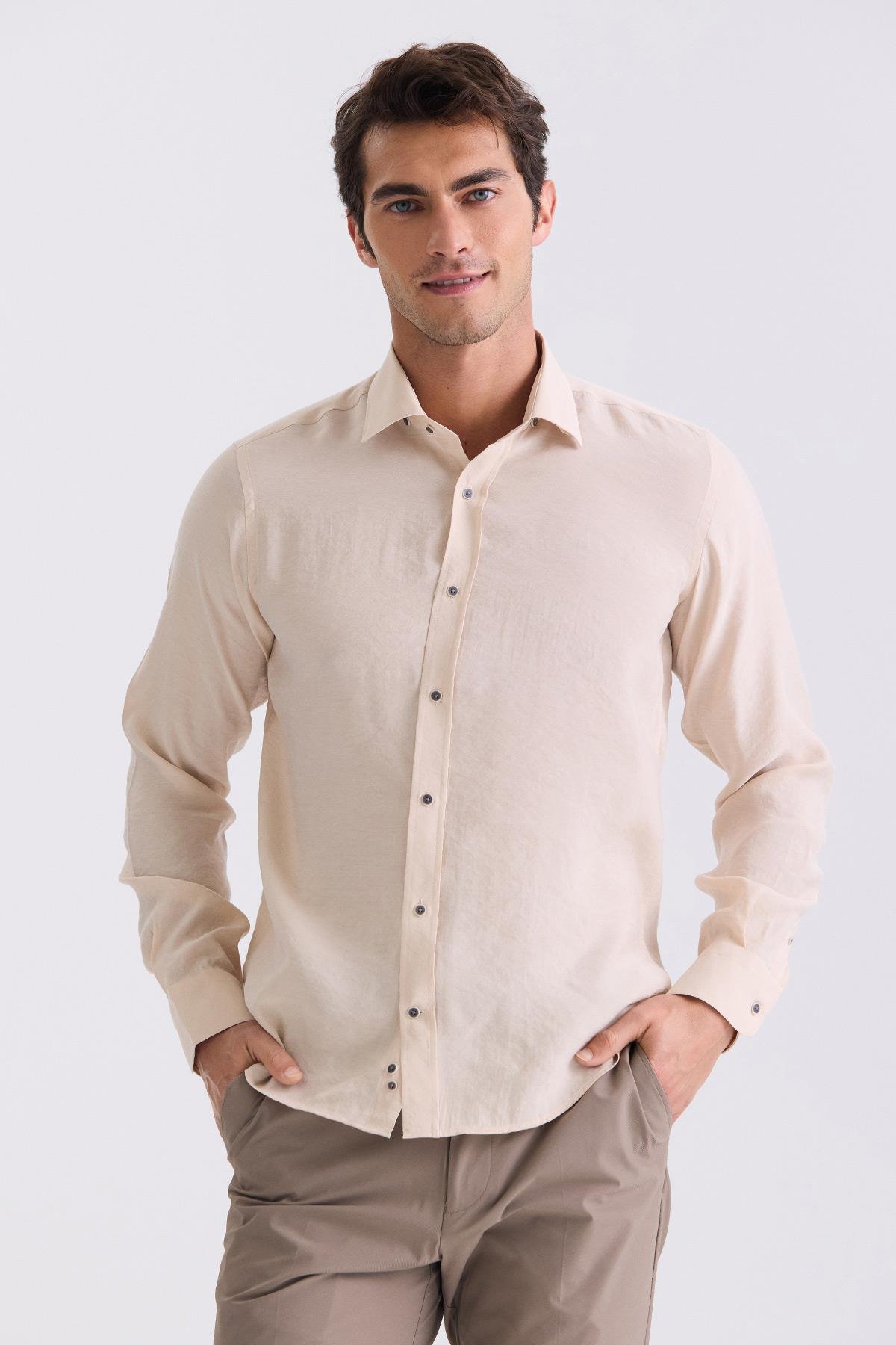 Bej Comfort Fit Düğmeli Yaka Gömlek