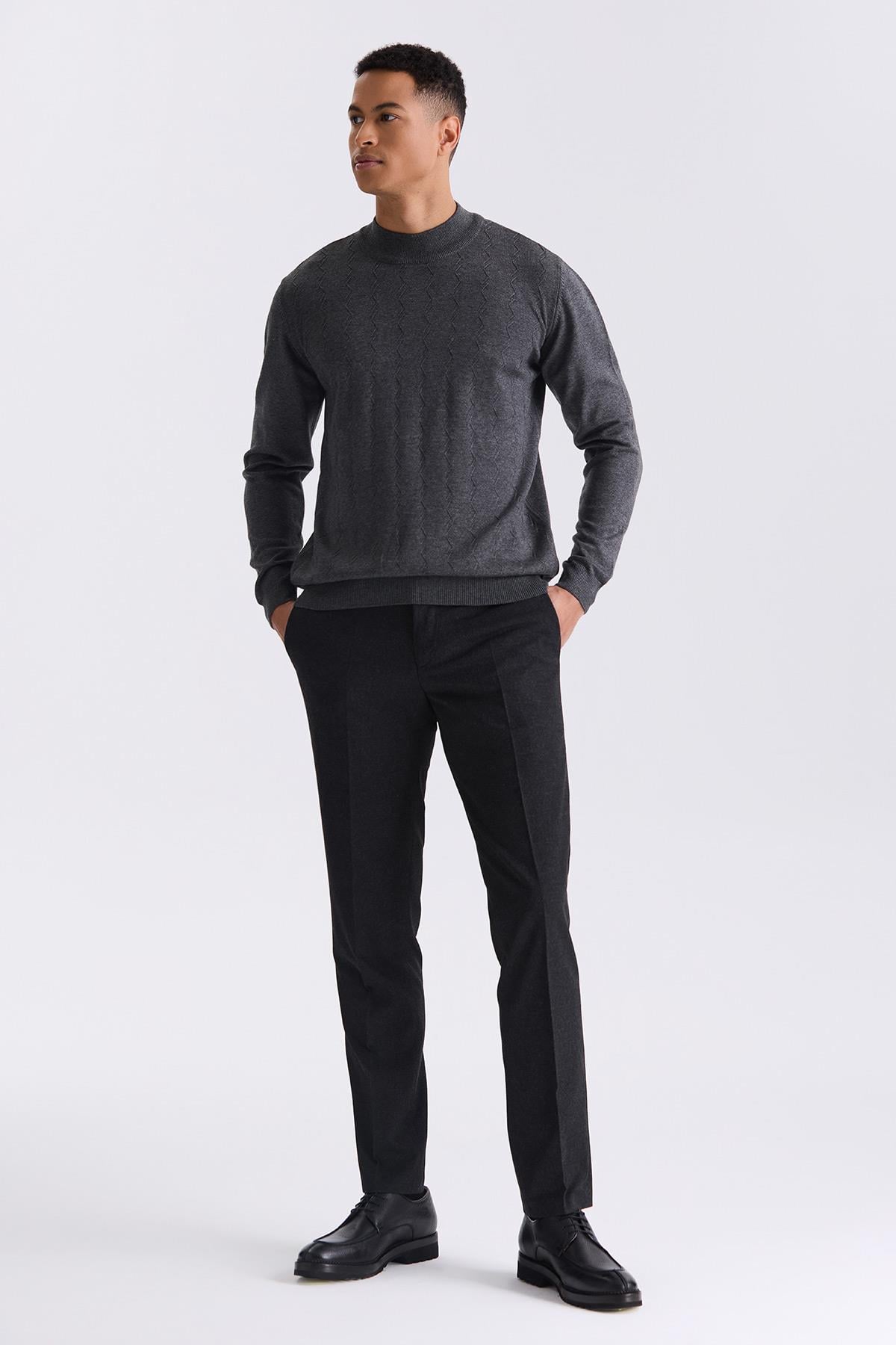 Antrasıt Classic Fit Desenli Yarım Balıkçı Yaka Triko Kazak