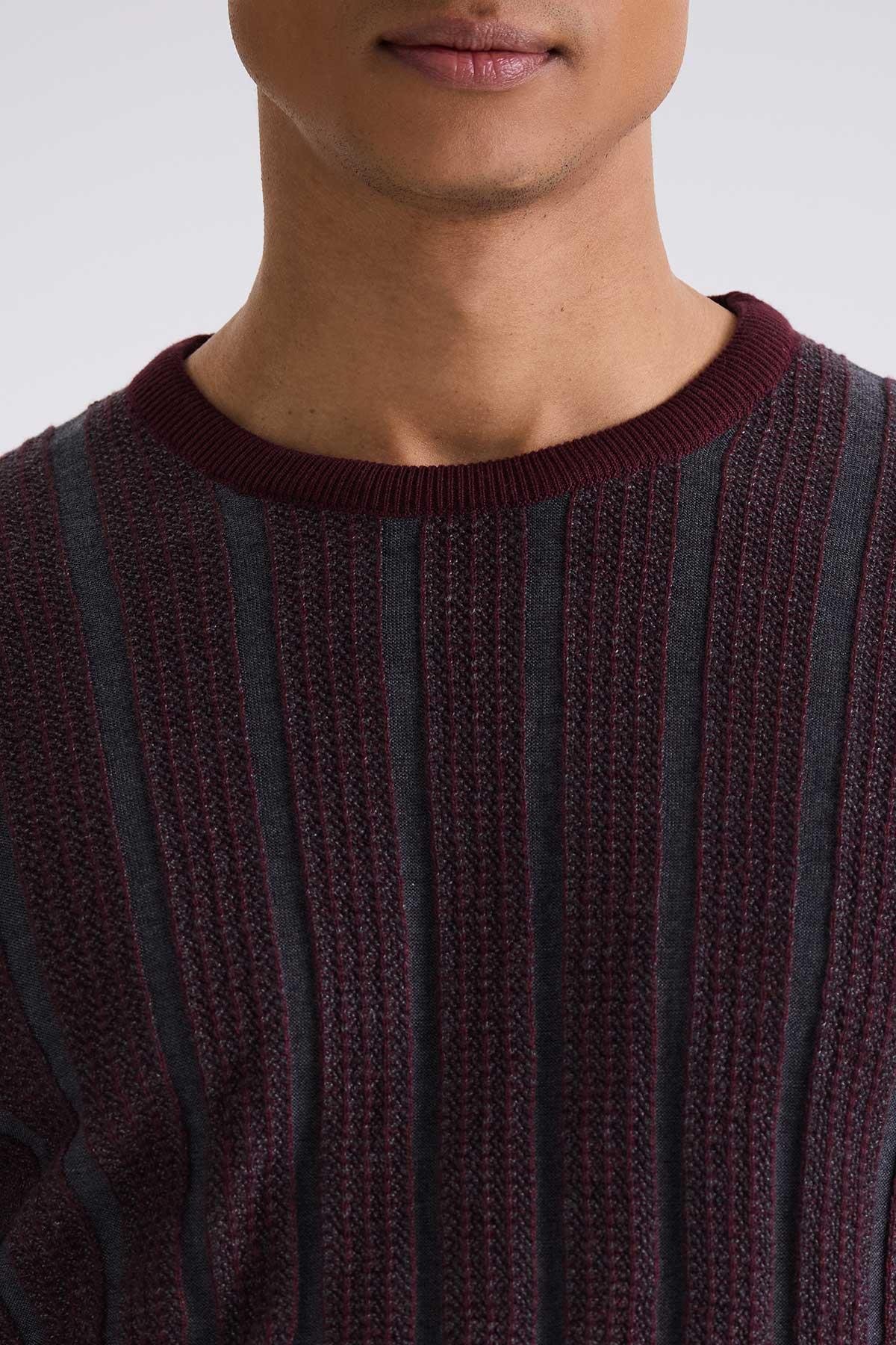 Bordo Slim Fit Bisiklet Yaka Çizgi Desenli Triko Kazak