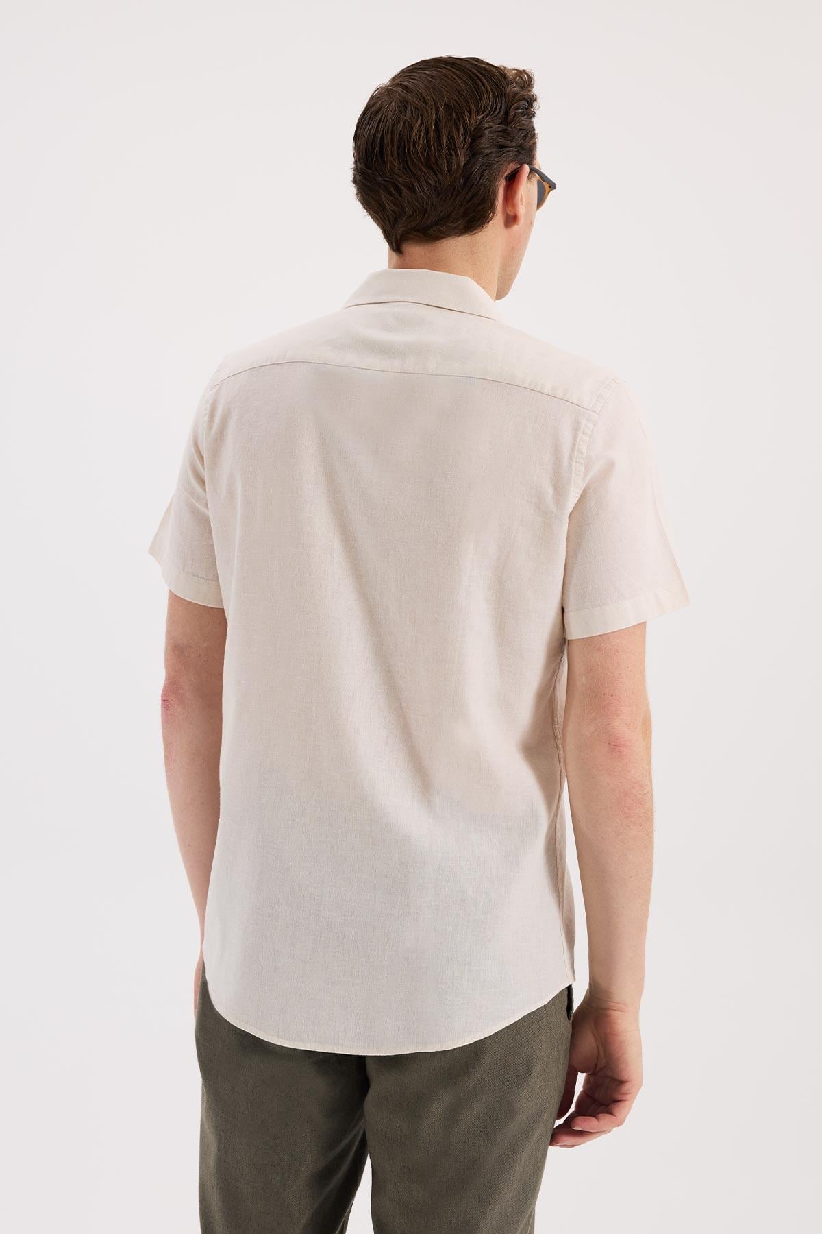 Krem  Comfort Fit Klasik Yaka Kısa Kol Gömlek