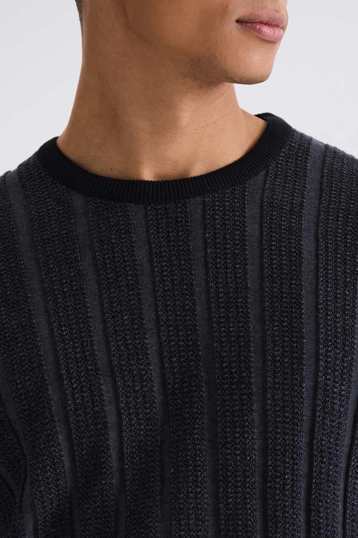 Siyah / Antrasit Slim Fit Bisiklet Yaka Çizgi Desenli Triko Kazak